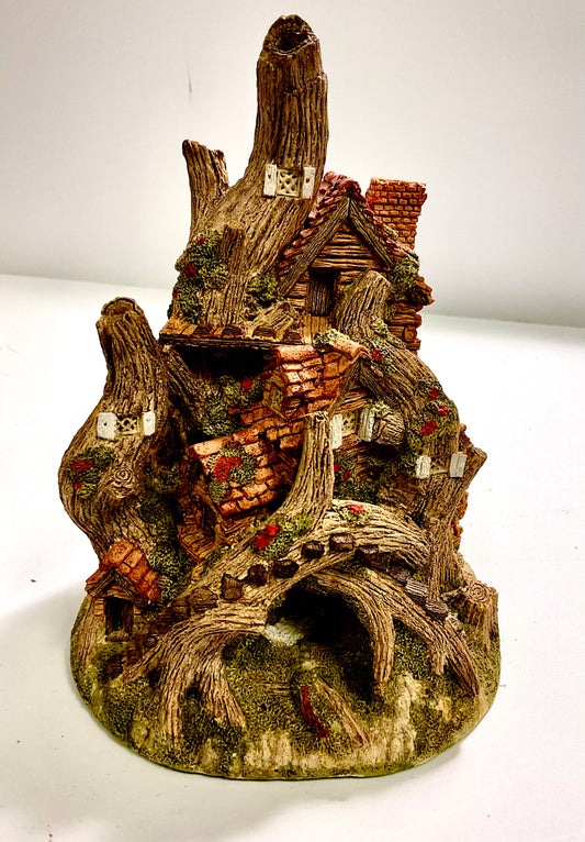 Woodcutter's Cottage David Winter 1983 Handmade Handpainted Fairy Garden