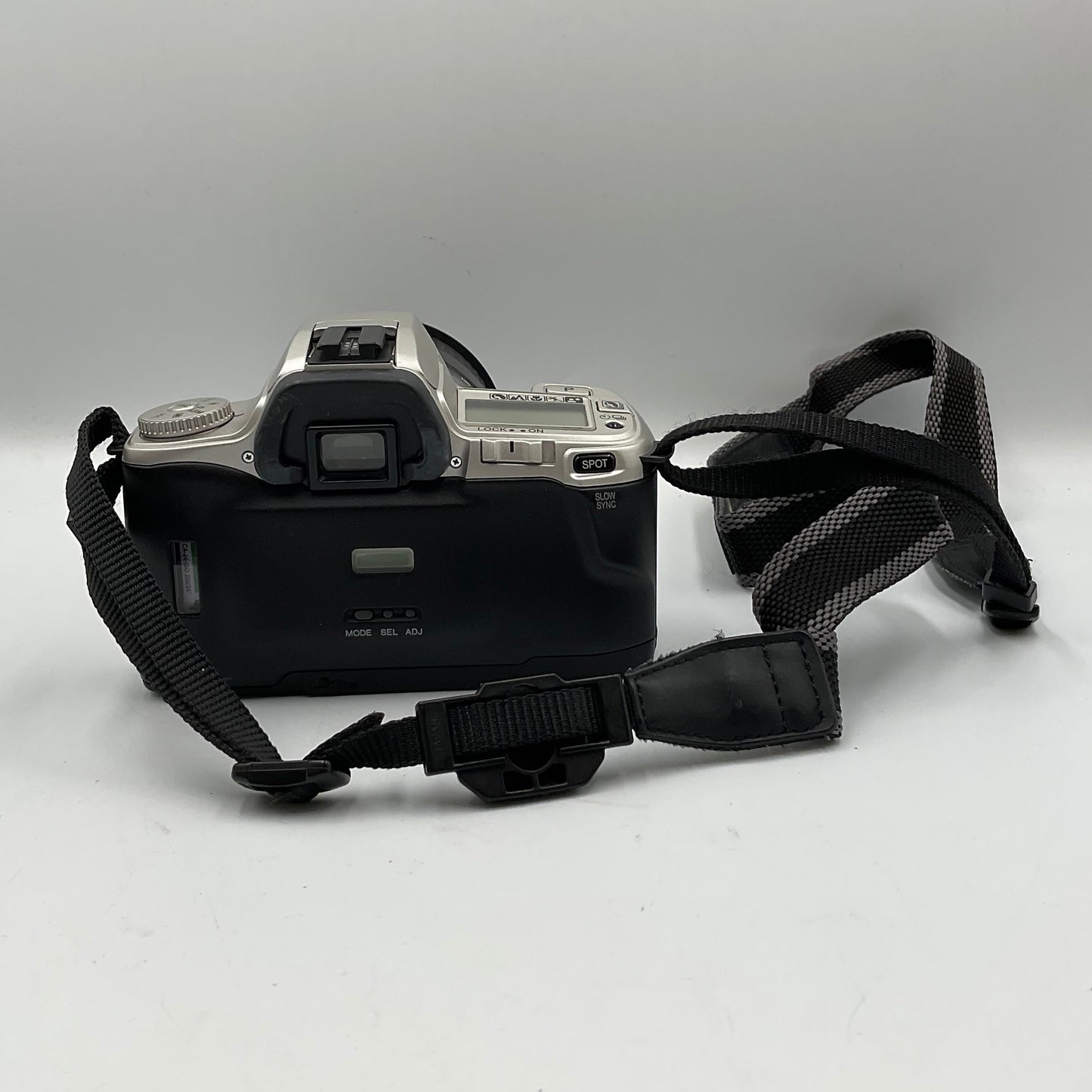 Minolta Maxxum STsi 35mm SLR Film Camera w/ Sigma 28-200mm Untested
