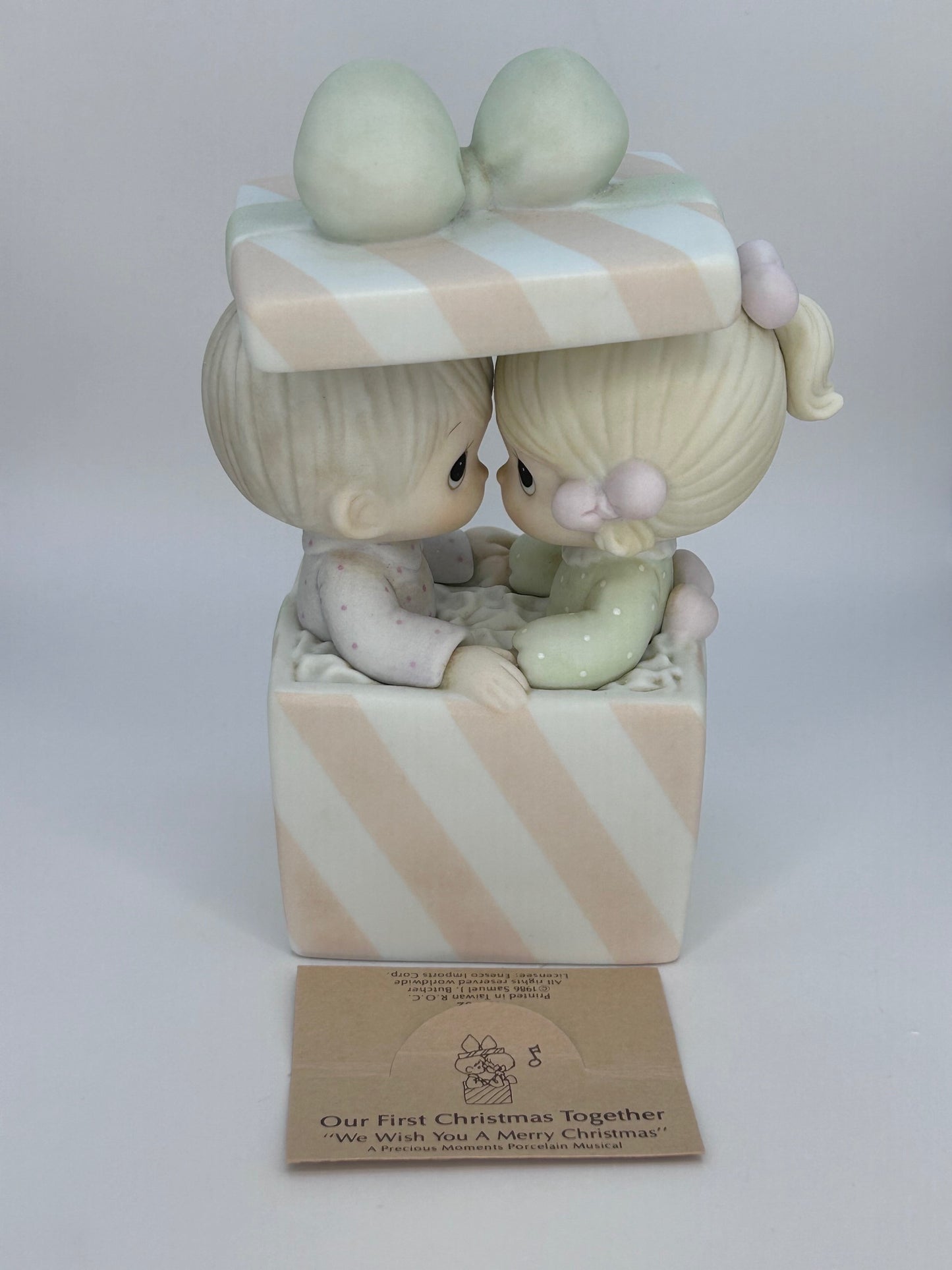 Precious Moments Musical Box Vintage 1986 Our First Christmas Together 'We Wish You a Merry Christmas'