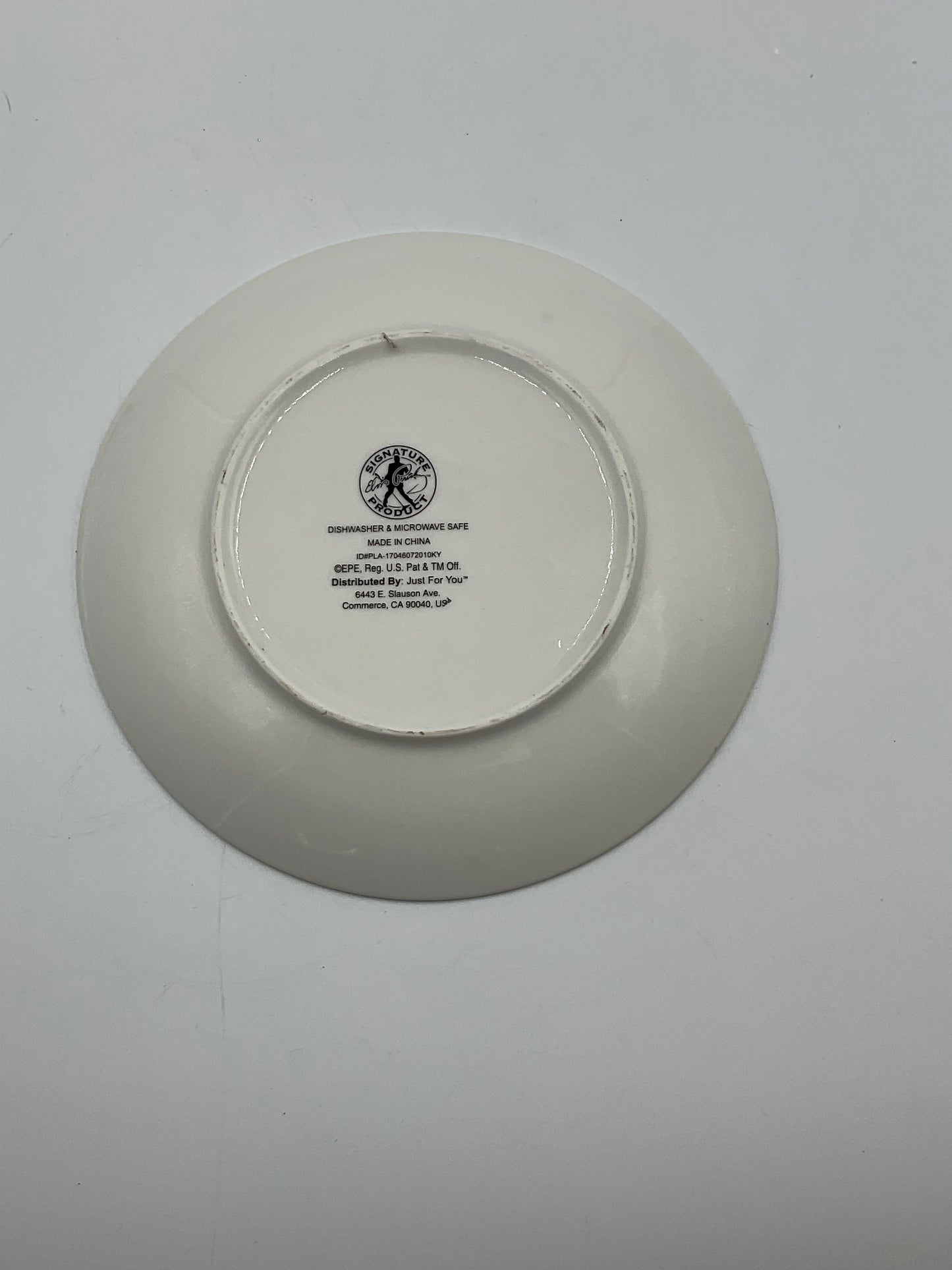Elvis Presley 8 Inch Ceramic Plate with Printed signature Signature Product