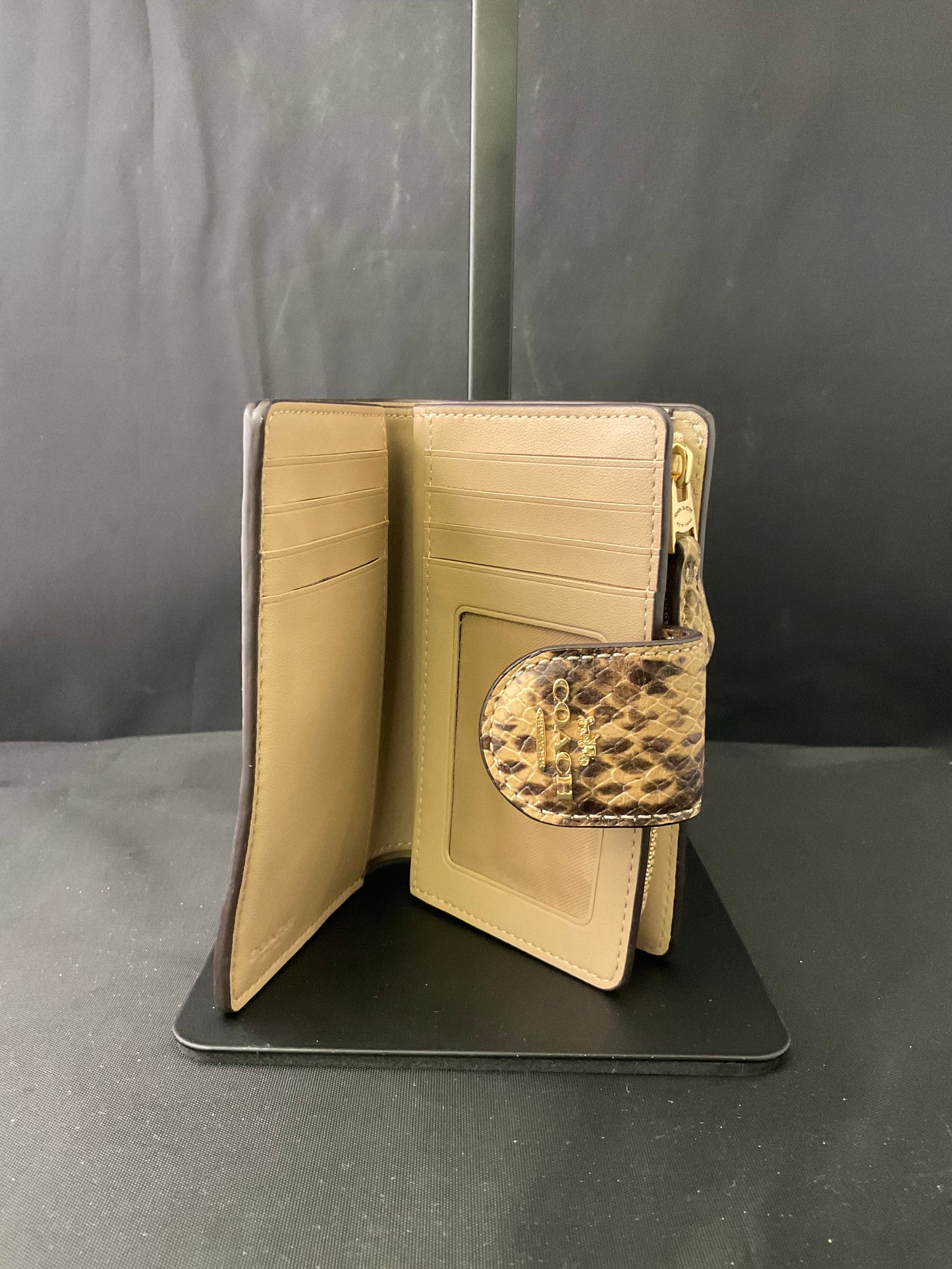 COACH Small Corner Zip Biege Cream Leather Snakeskin Wallet