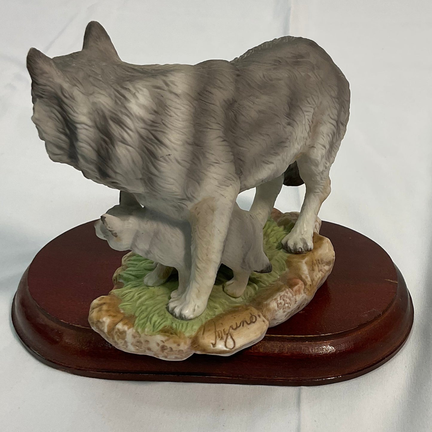 Grey Wolves Vintage 1995 Masterpiece Porcelain Homco Endangered Species Series