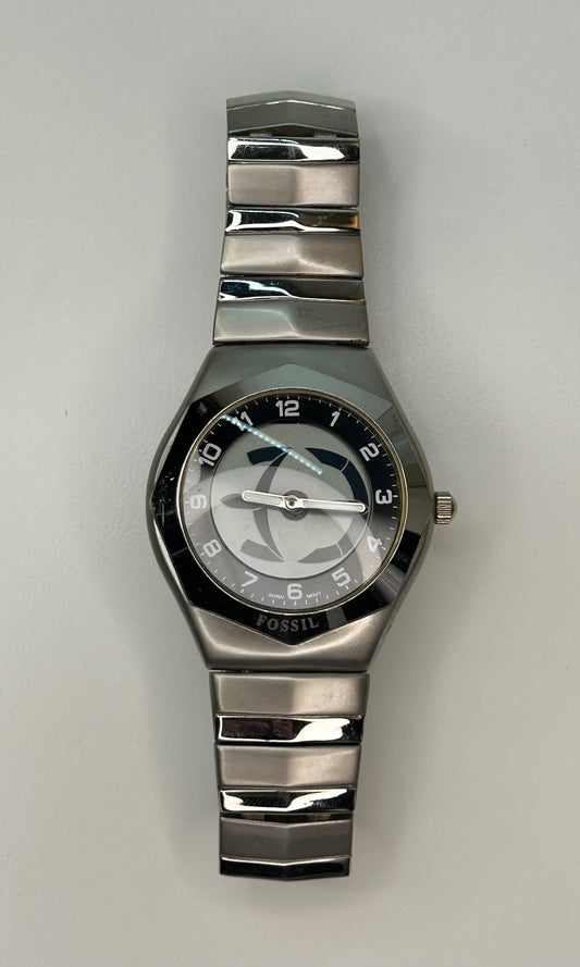 Fossil Sport Line Silver Tone Men’s Watch #YR2000 in Working Condition