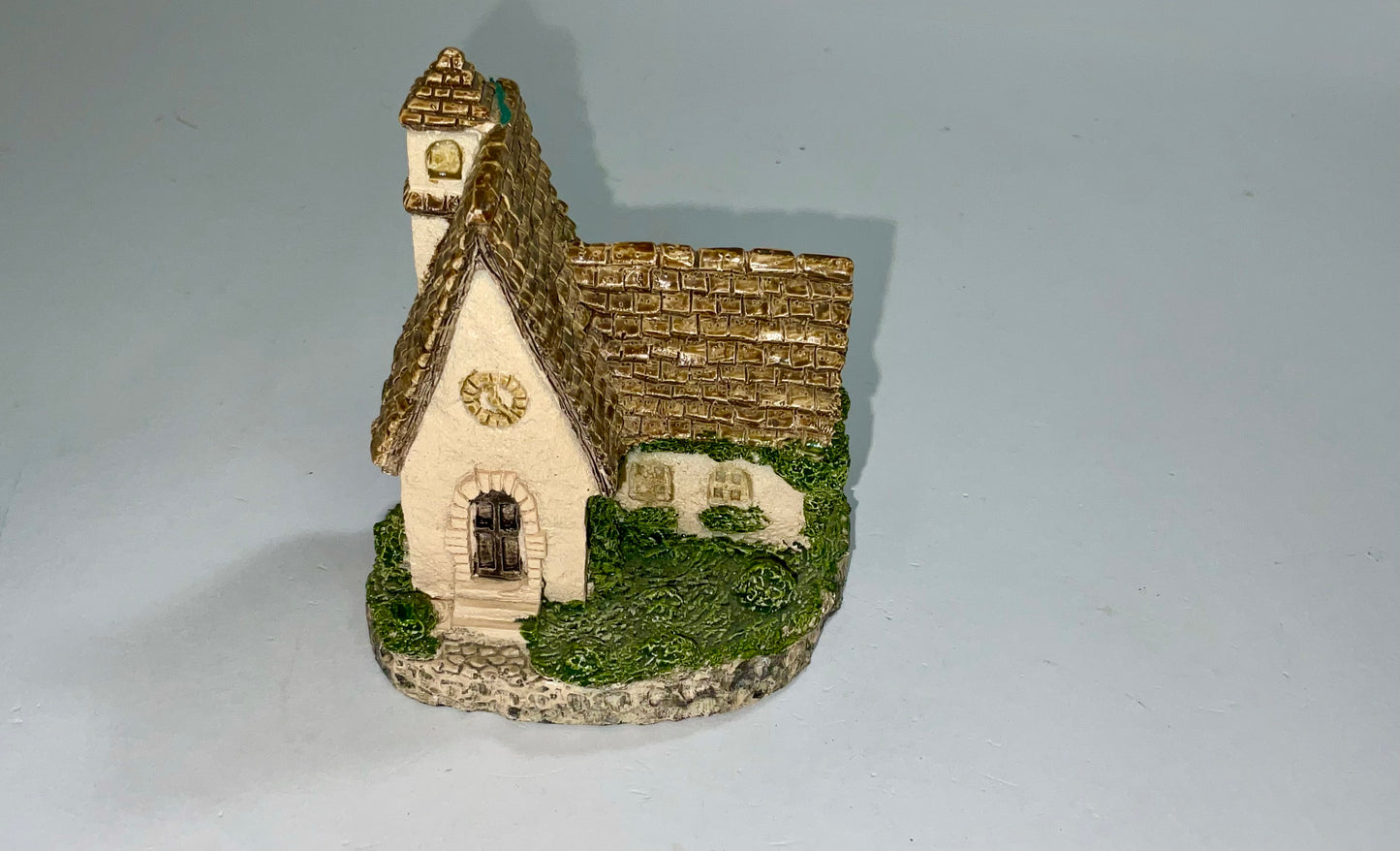 1992 International Resources LLC Cottage home miniature model