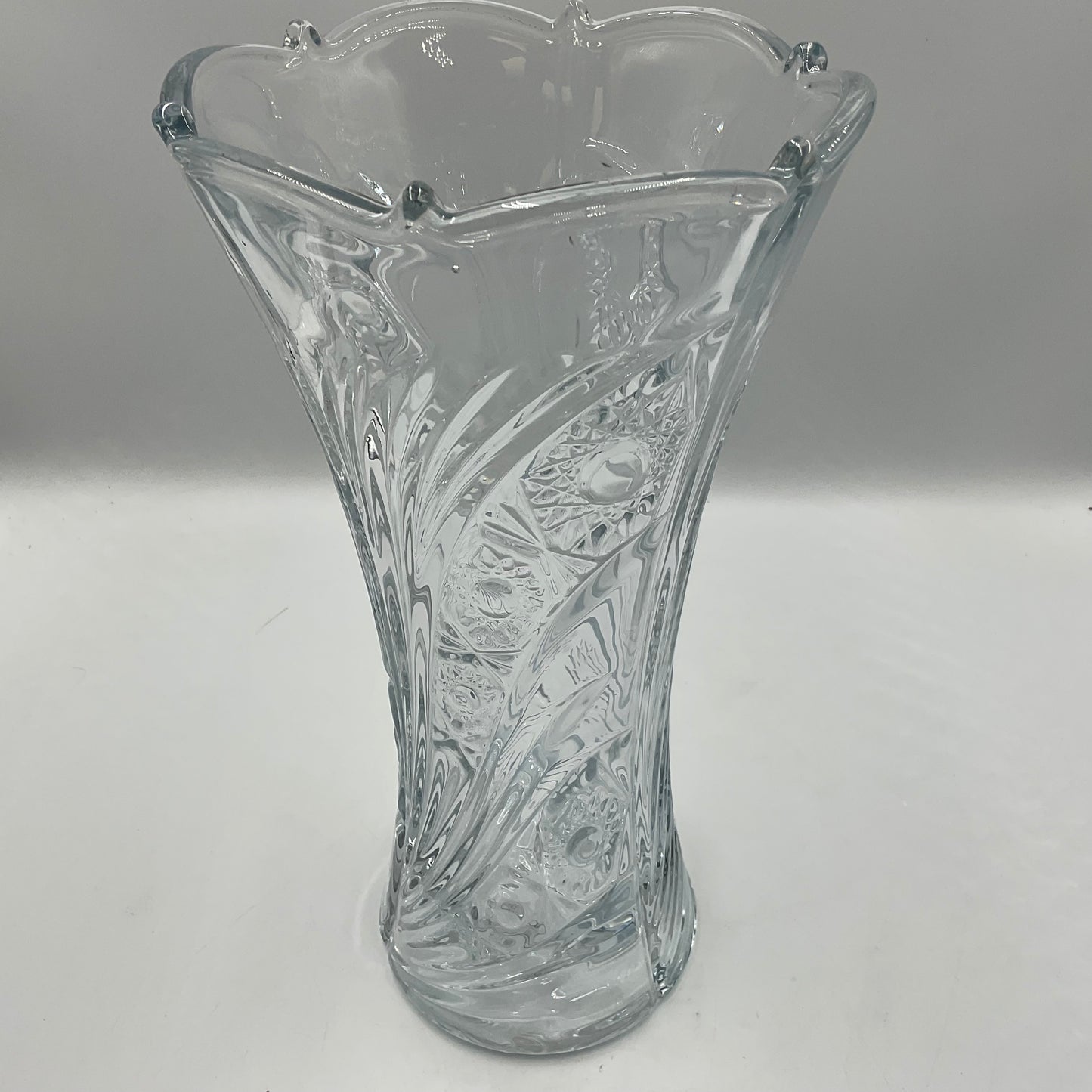 Ready JB Crystal Glass Vase Featuring Sunflower