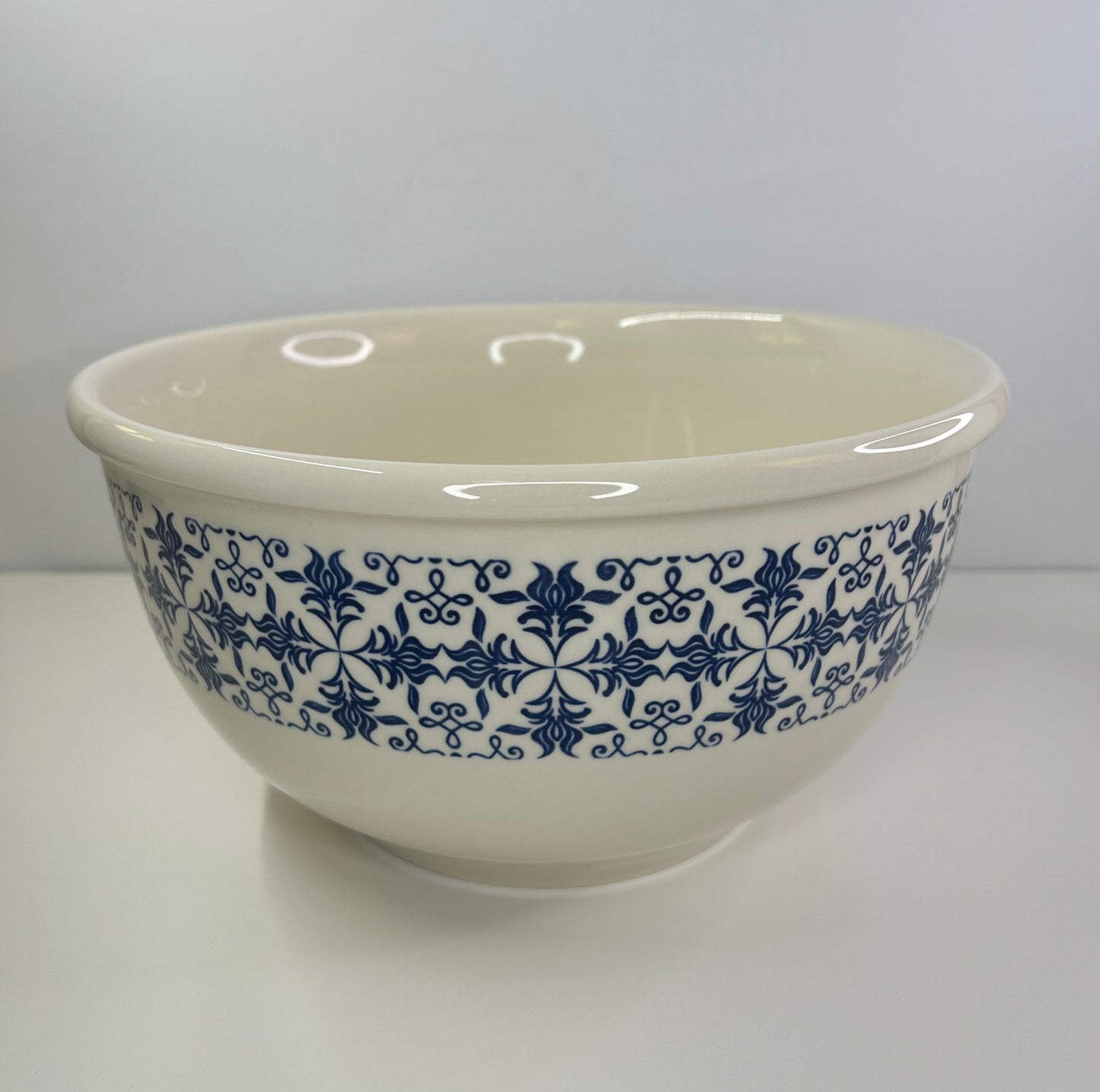 Le Regalo Stoneware Off White & Blue Oven to Table Serving Bowl New in Box