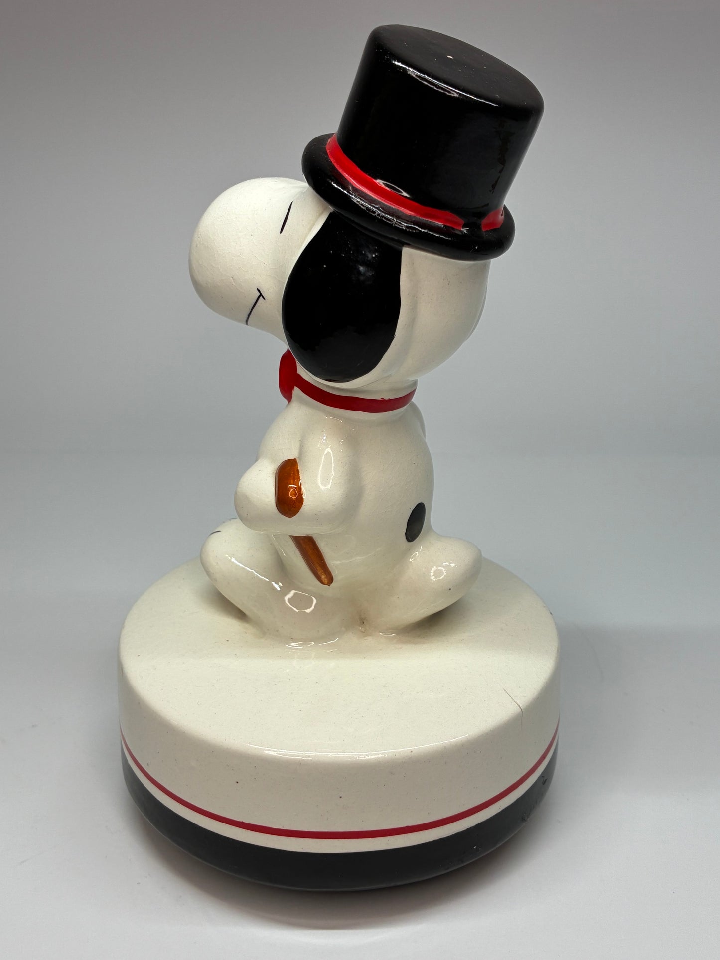 Snoopy Vintage 1958 Wind-Up Ceramic Musical Figurine Music Box Excellent Working Condition