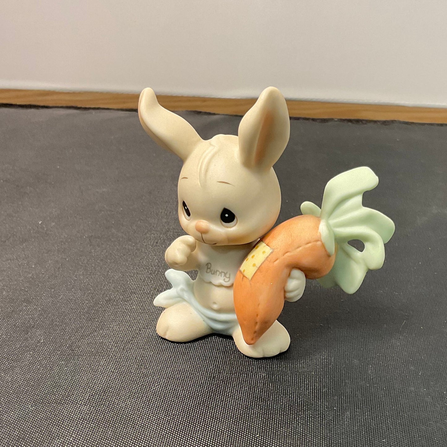 Precious Moments Vintage 1988 Members Only Figurine Somebunny Cares Hand Painted Porcelain Collectible