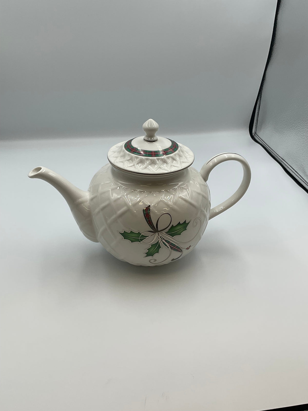 Lenox Teapot Holiday Nouveau Platinum Carved Quilted Holly