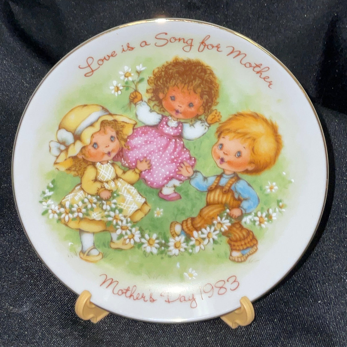 Mother's Day Vintage 1983 Avon Commemorative Plate Love is a Song for Mother New in Box