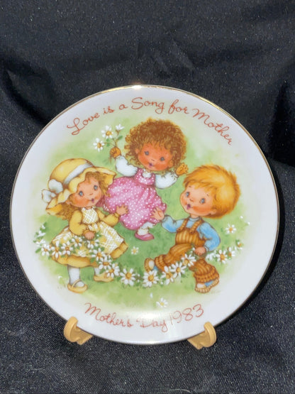 Mother's Day 1983 Commemorative Decorative Plate Love is a Song for Mother New in Box