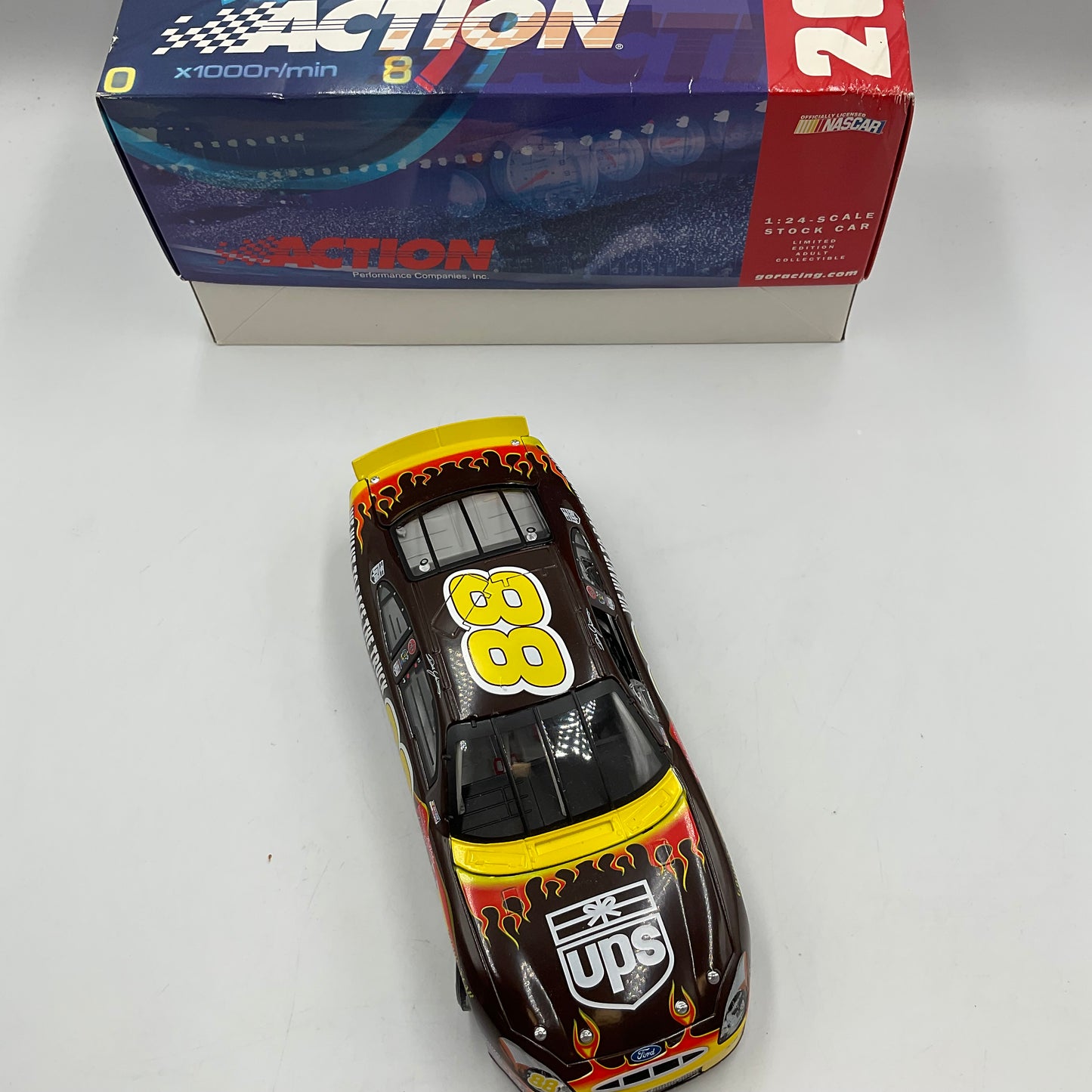 NASCAR Dale Jarrett #88 UPS 1:24 Scale Die Cast Replicia