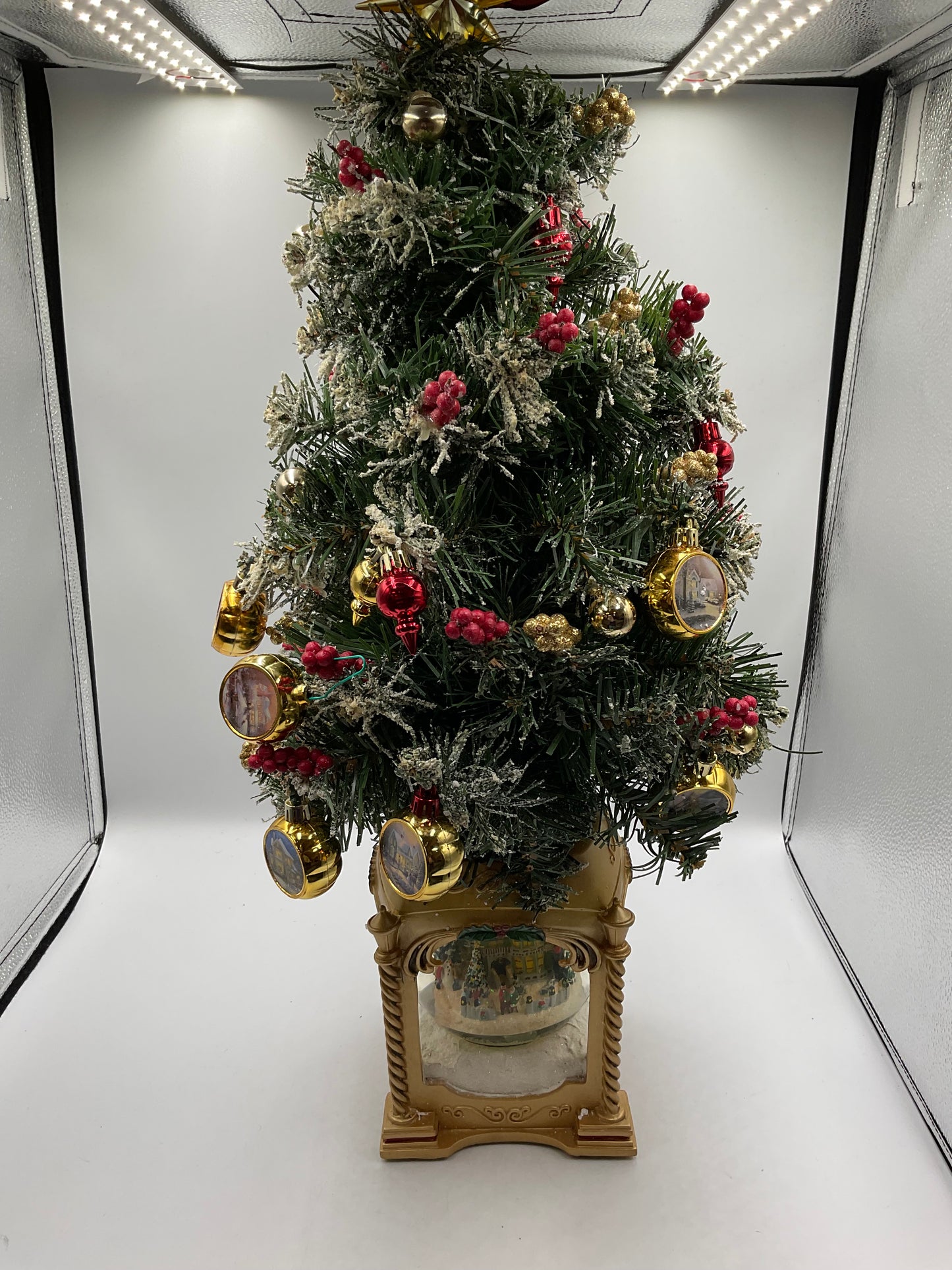 Thomas Kincaid Illuminated Musical Snow Globe Tabletop Christmas Tree