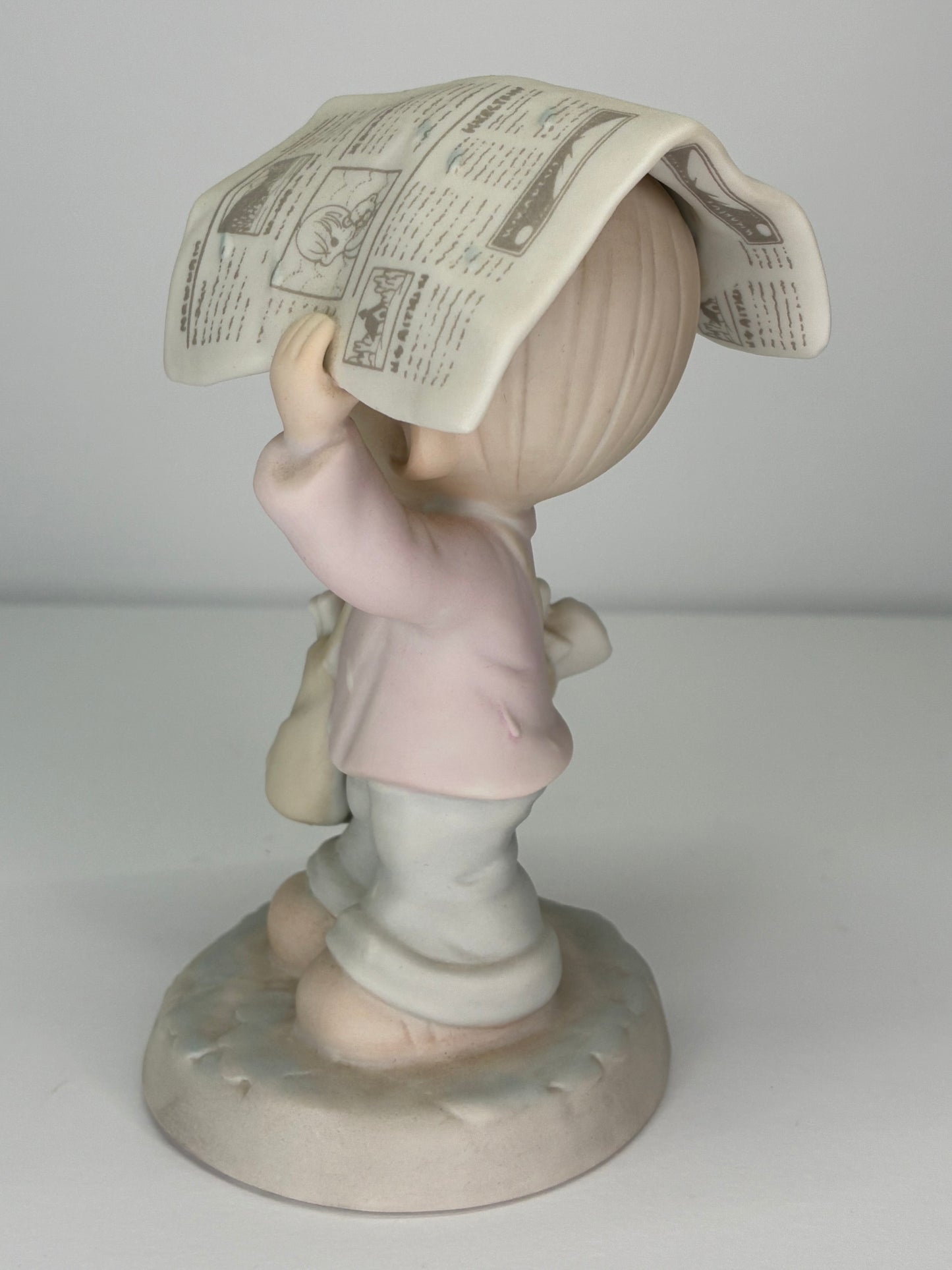 Precious Moments Vintage 1988 Sending You Showers of Blessings Hand Painted Porcelain Collectible Figurine Orig Box Mint