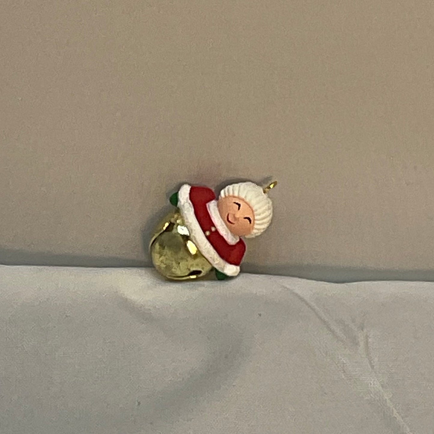 2002 Christmas Bells #8, Miniature