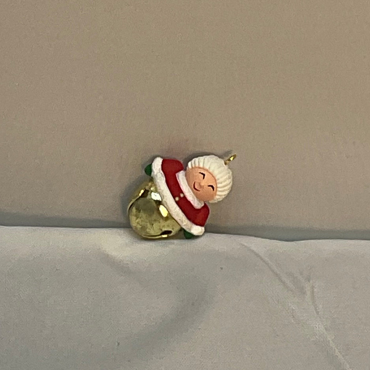 2002 Christmas Bells #8, Miniature