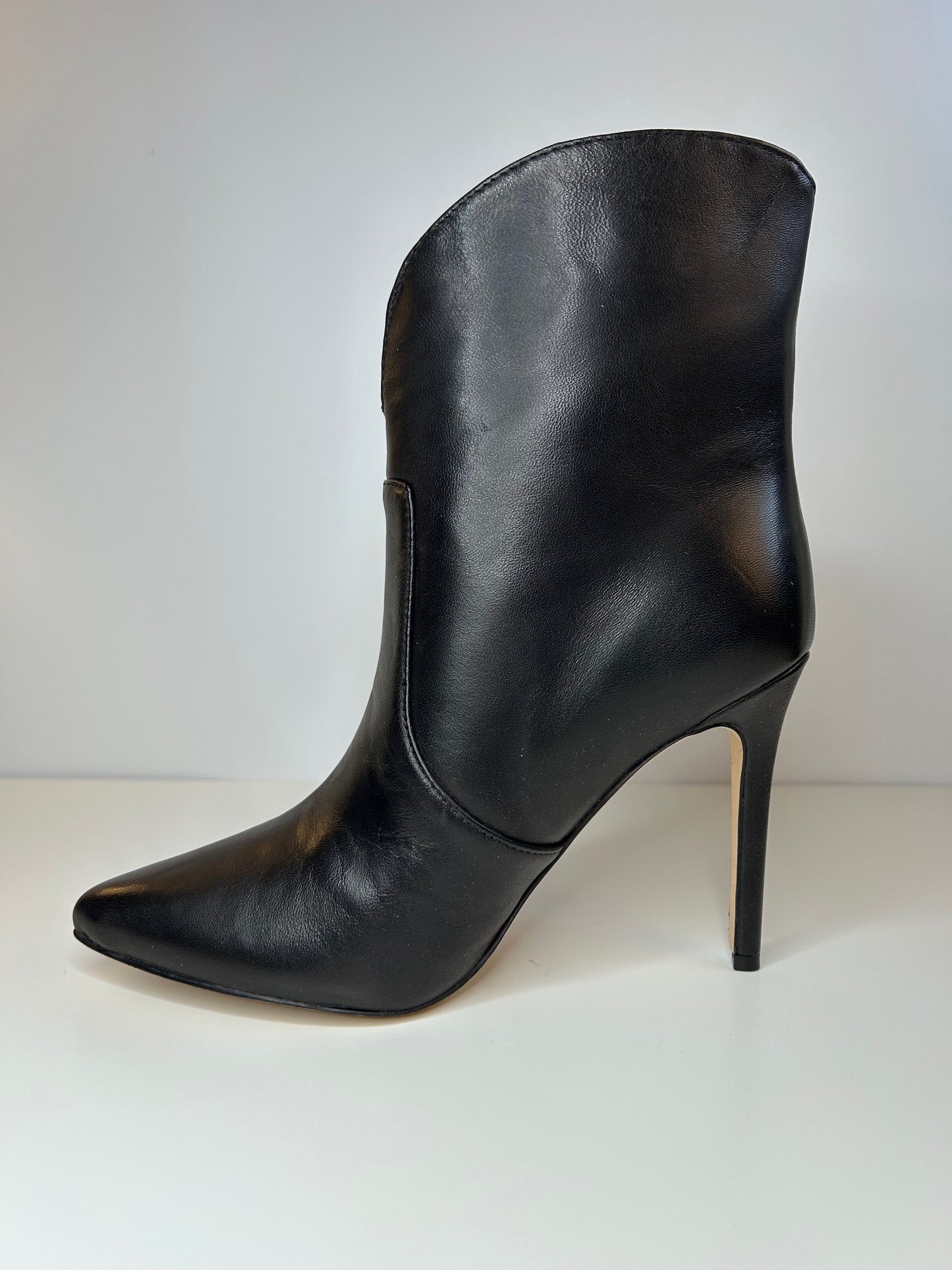 Nine West Tolate Size 7.5 Women's Dress Booties Leather Black Heels