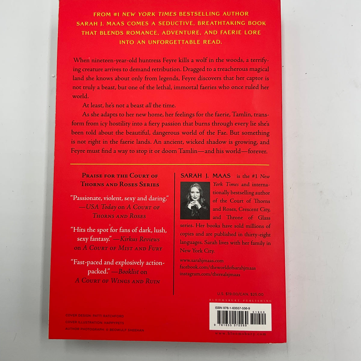 Sarah J.Maas A Court of Thorns and Roses Paperback Book