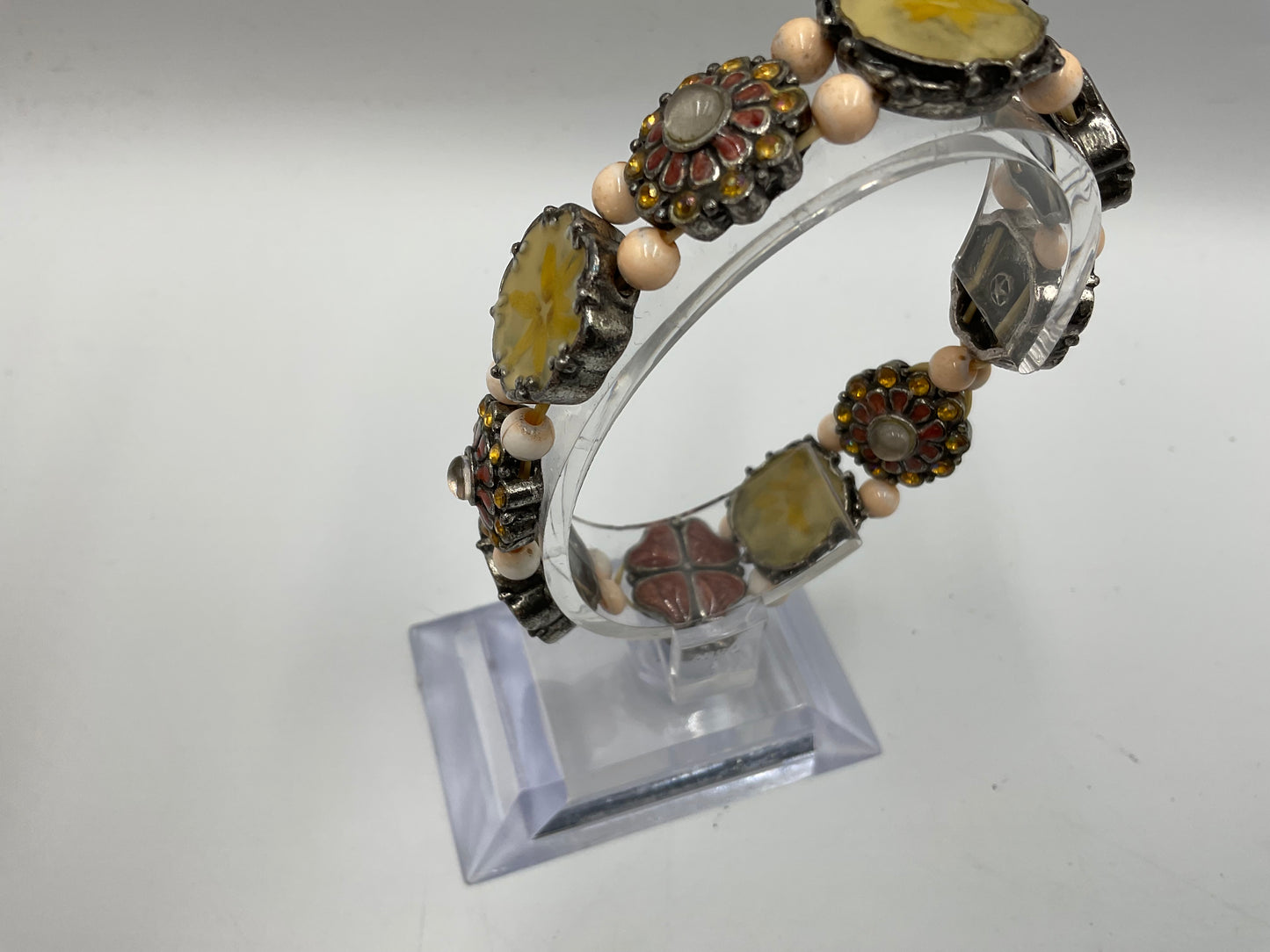Vintage Stretch Bracelet With Flowers and Four Leaf Clovers