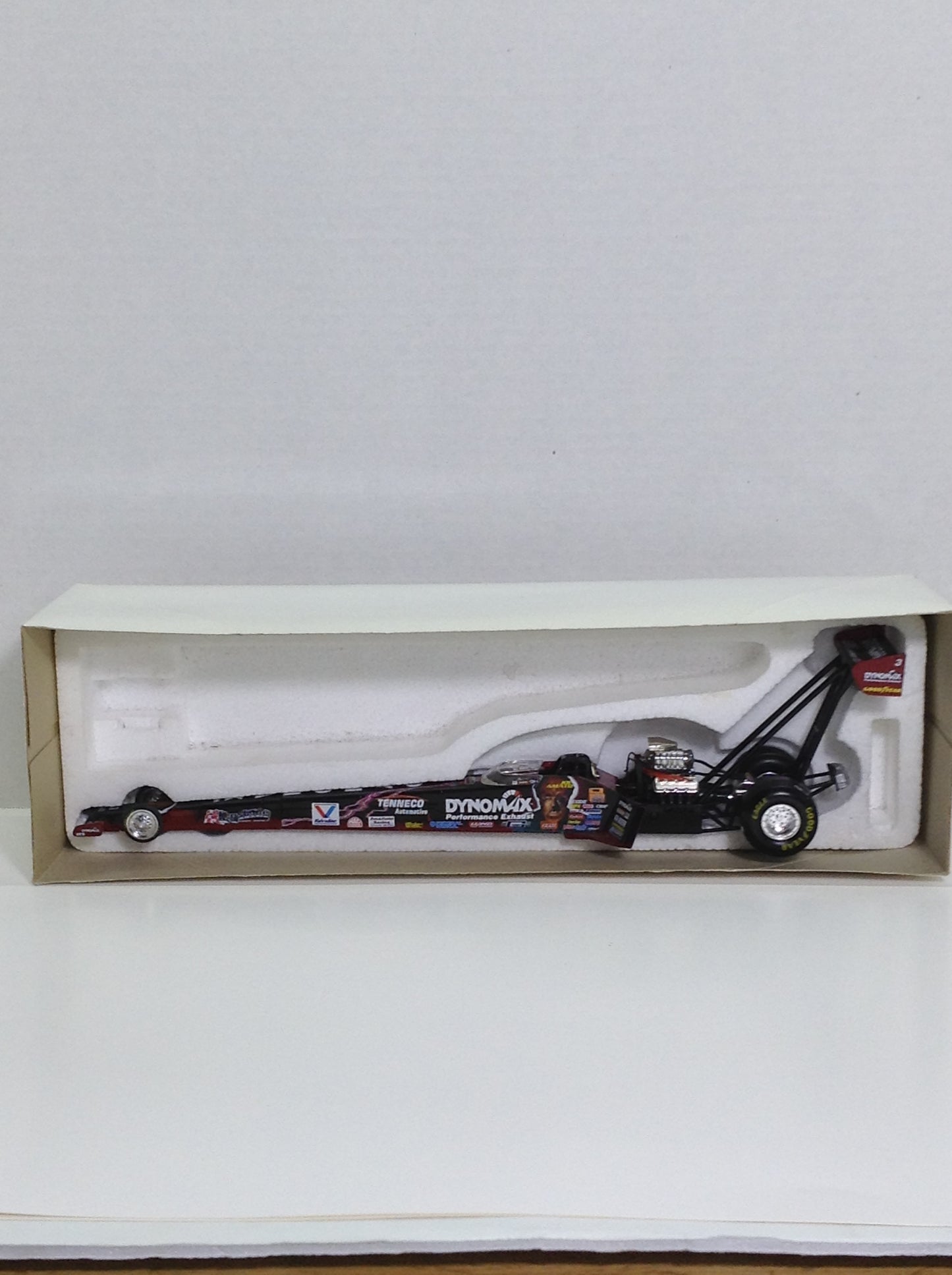 Joe Amato Dynomax/The Wolfman 2000 Dragster 1/24 Top Fuel Dragster