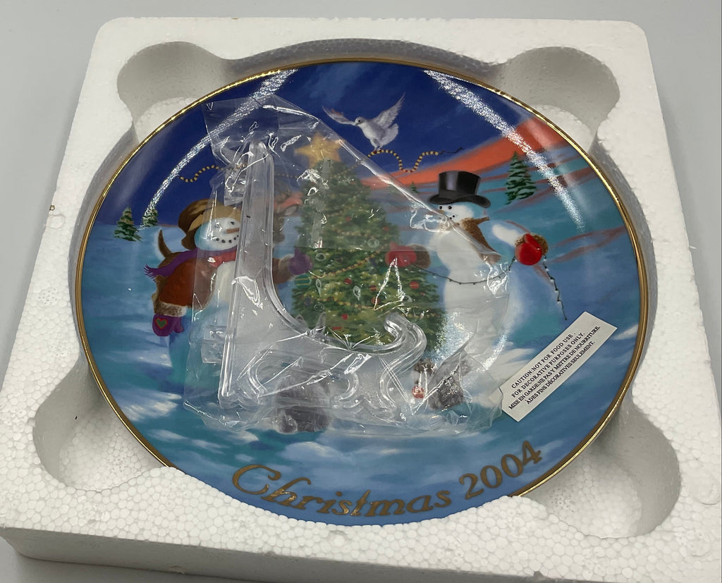 2004 Avon Trimming The Tree With Friends Collector’s Plate