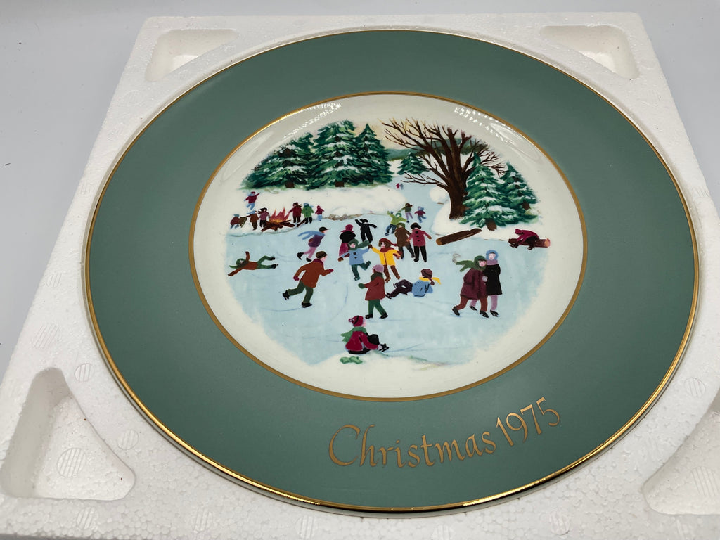 1975 Avon Christmas Collector Plate “Skaters On The Pond”