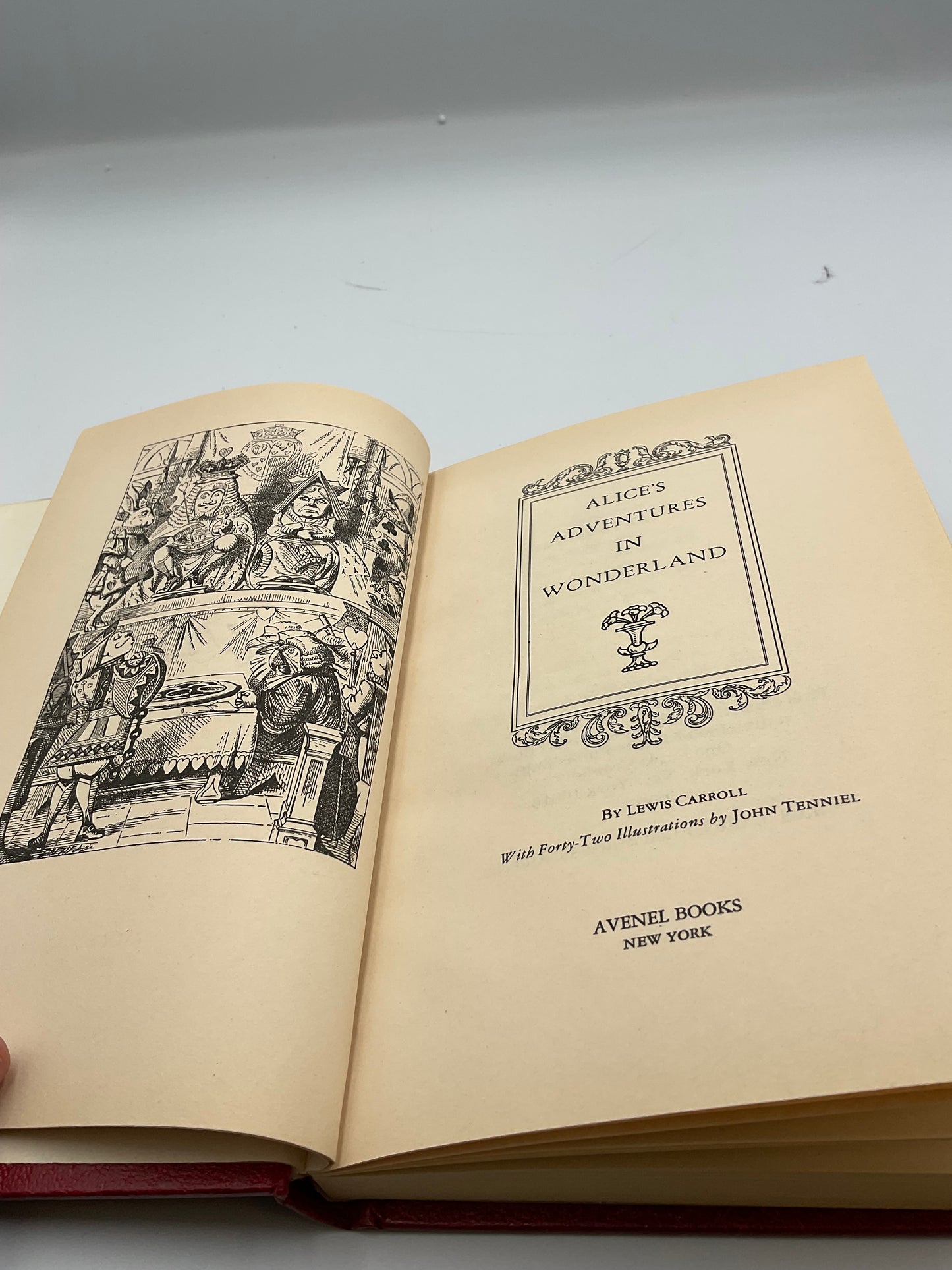 Alice’s Adventures in Wonderland, Lewis Carroll Avenal Books HC John Tenniel