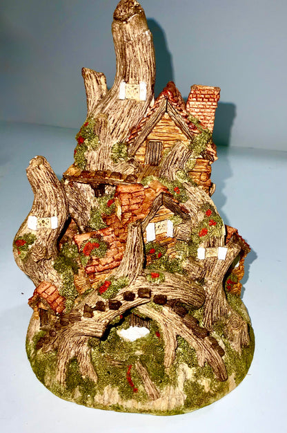 Woodcutter's Cottage David Winter 1983 Handmade Handpainted Fairy Garden
