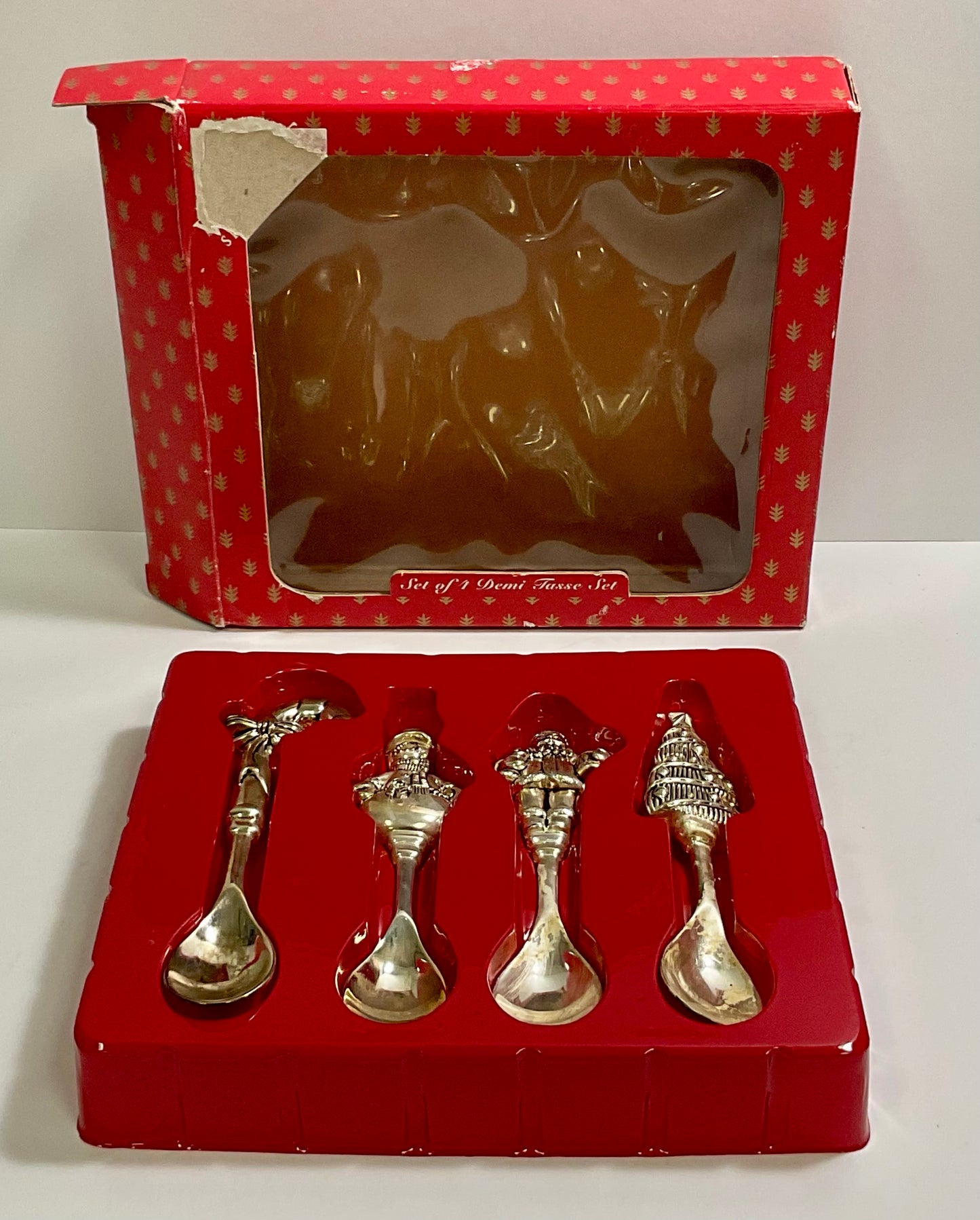 Wallace Silversmiths Silverplated Set of 4 Demi Tasse Spoons New in Original Box