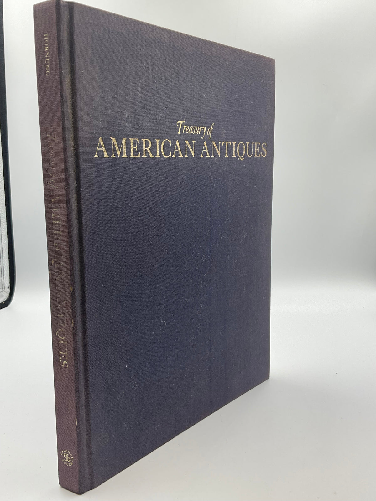 Vintage 1977 Treasury of American Antiques Hardcover Clarence P Hornung
