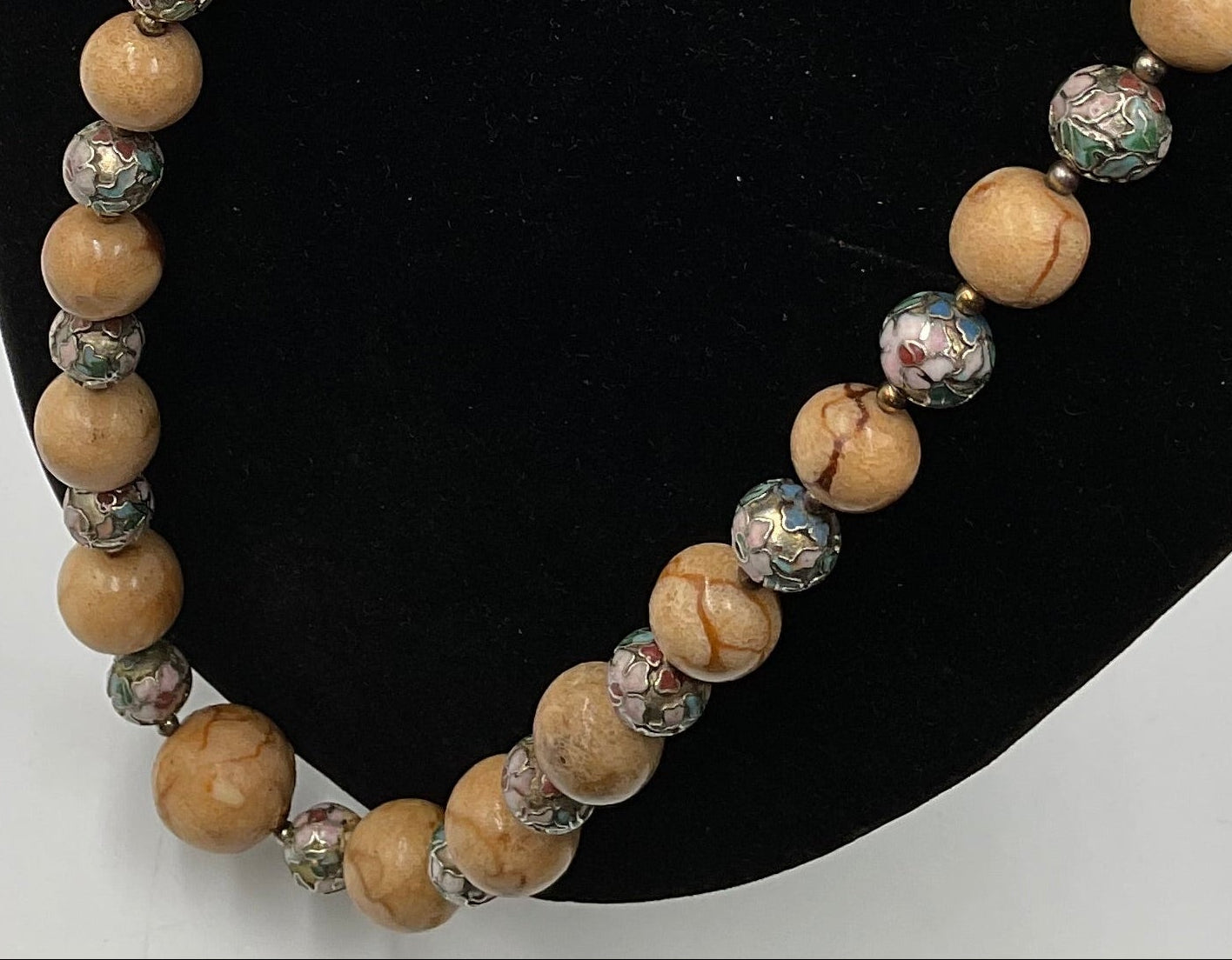 Ball Bead Tan Silvertone Red Vein Design Necklace Fashion Jewelry