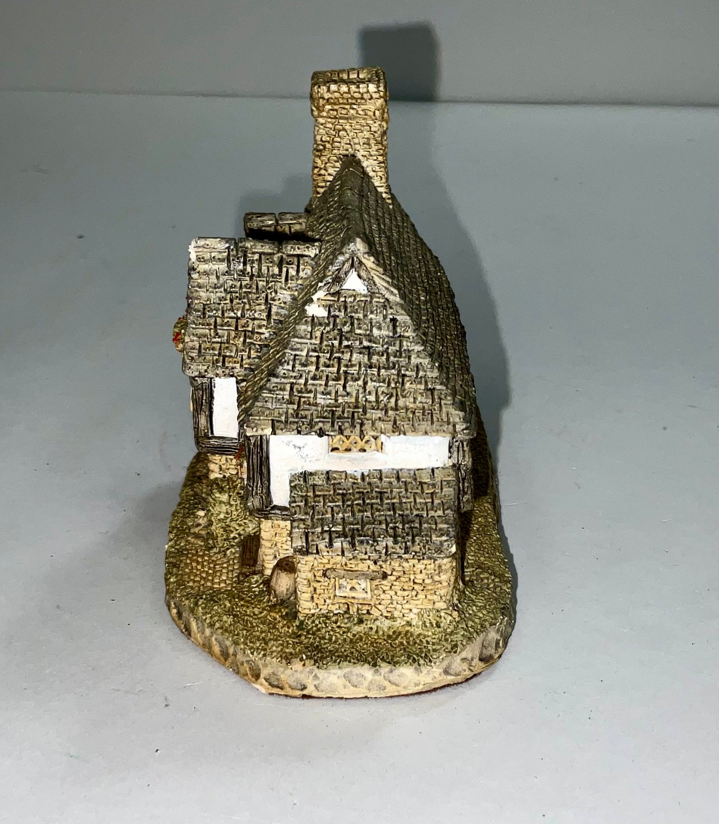 Hogs Head Beer House by David Winter Cottage Collection