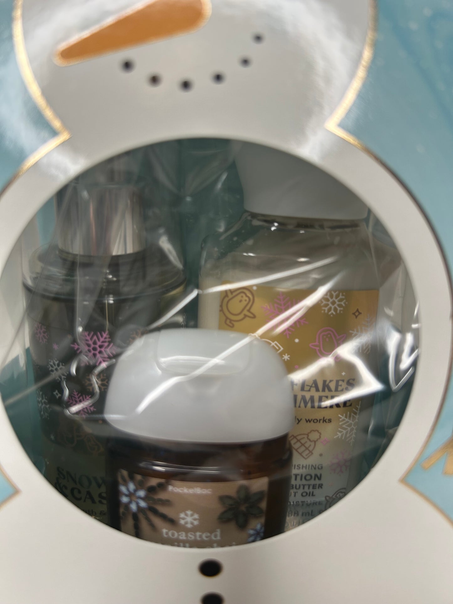Bath and Body Works Let It Snow Mini Gift Bag Fragrance Body Cream and Lotion