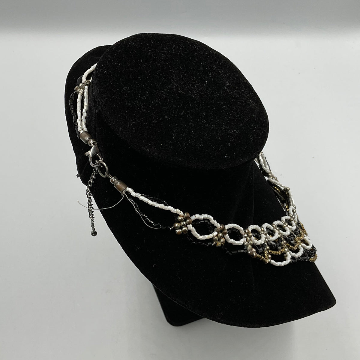 White/Gold/Black Design Chain Necklace