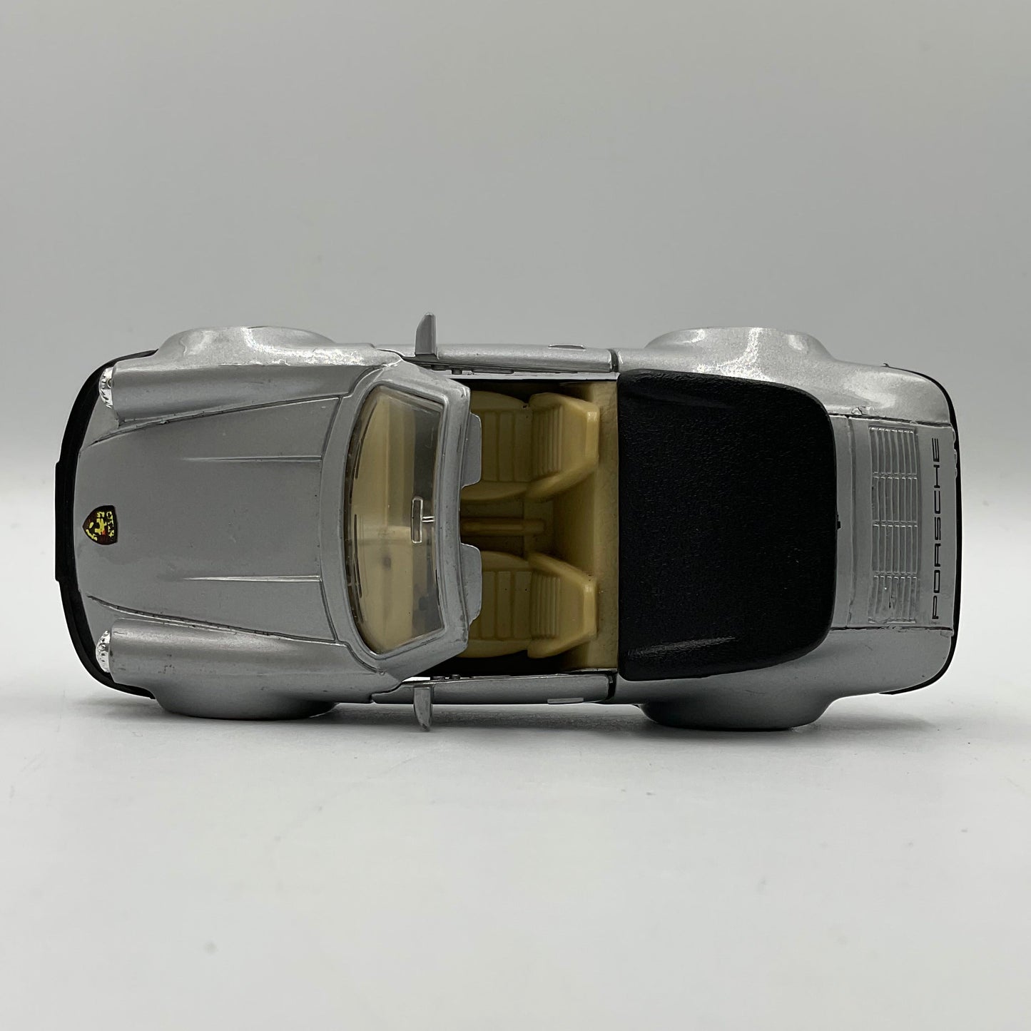1966 1:36 Ferrari 330 GTS Spyder Die-Cast Scale Model Replica Car