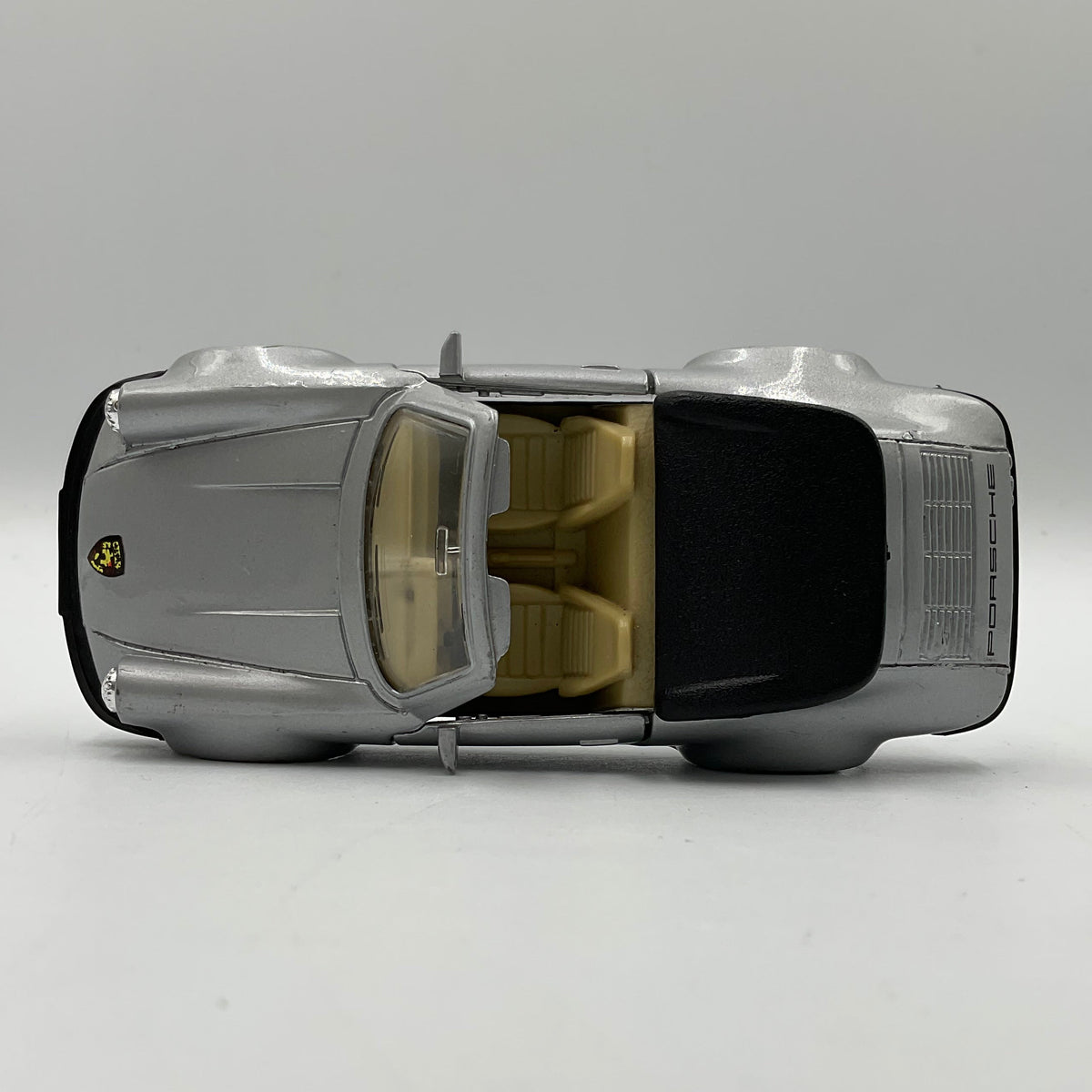 1966 1:36 Ferrari 330 GTS Spyder Die-Cast Scale Model Replica Car