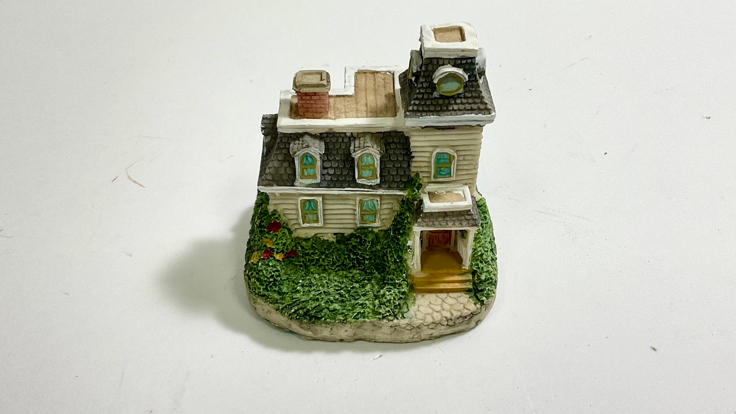 The Dubois Mansion Liberty Falls Americana Collection