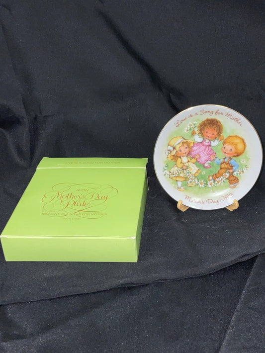 Mother's Day 1983 Commemorative Decorative Plate Love is a Song for Mother New in Box