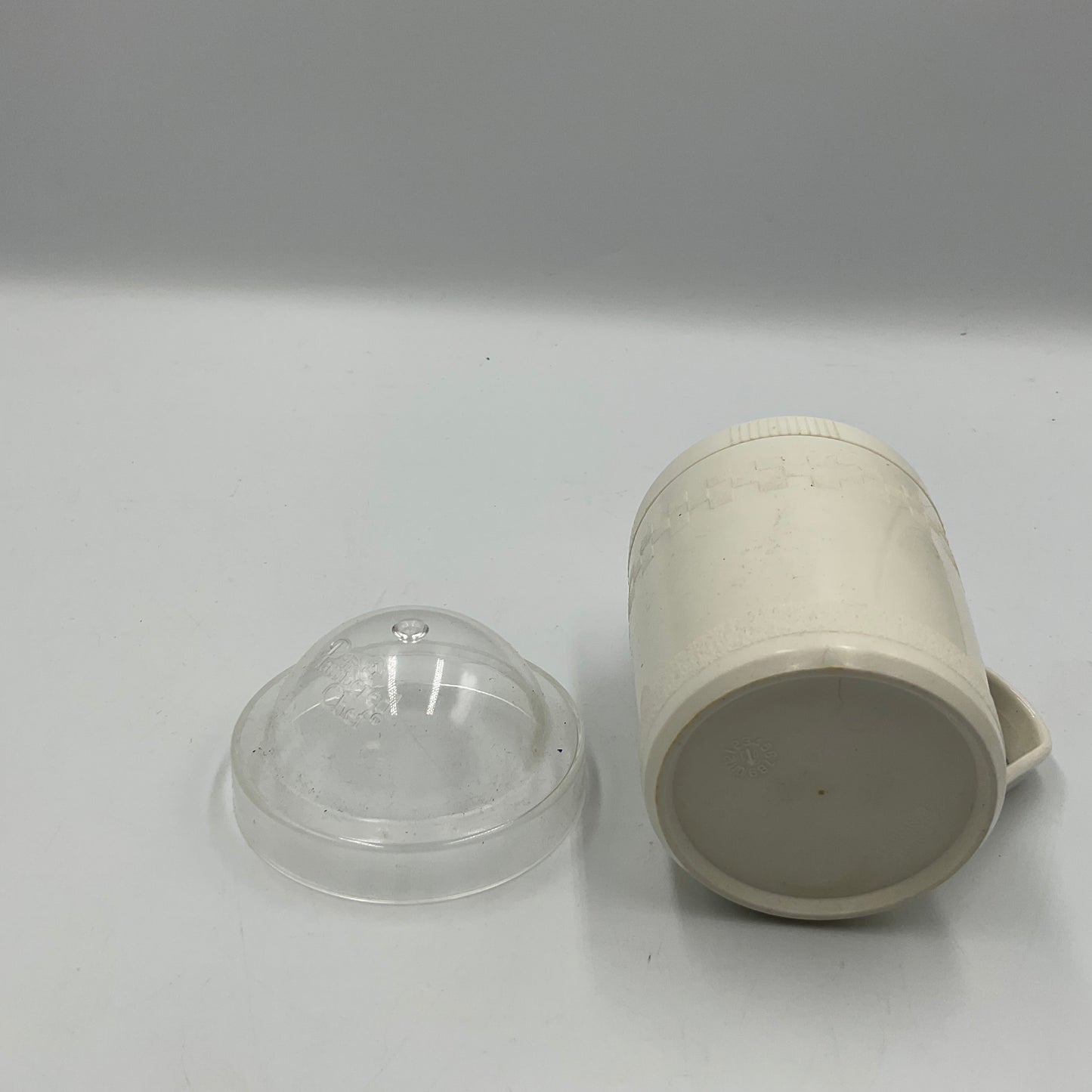 Pampered Chef Flour And Sugar Shaker
