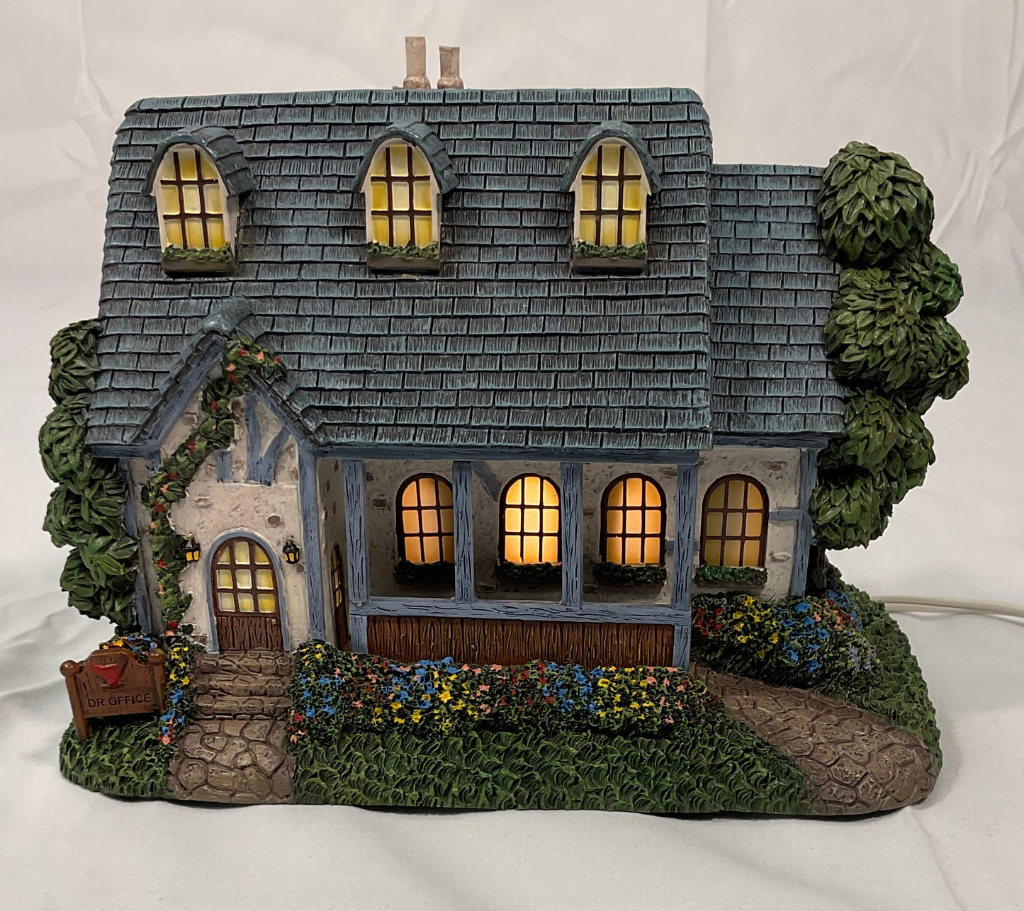 Thomas Kinkade Hawthorne Village Dr. Office Limited Edition Lighted Sculpture