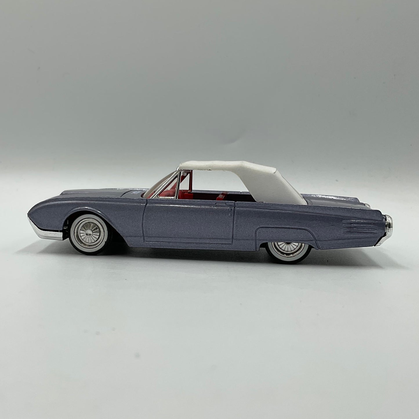 1/43 Scale Grey 1961 Ford Thunderbird Die-Cast Scale Model Replica Car