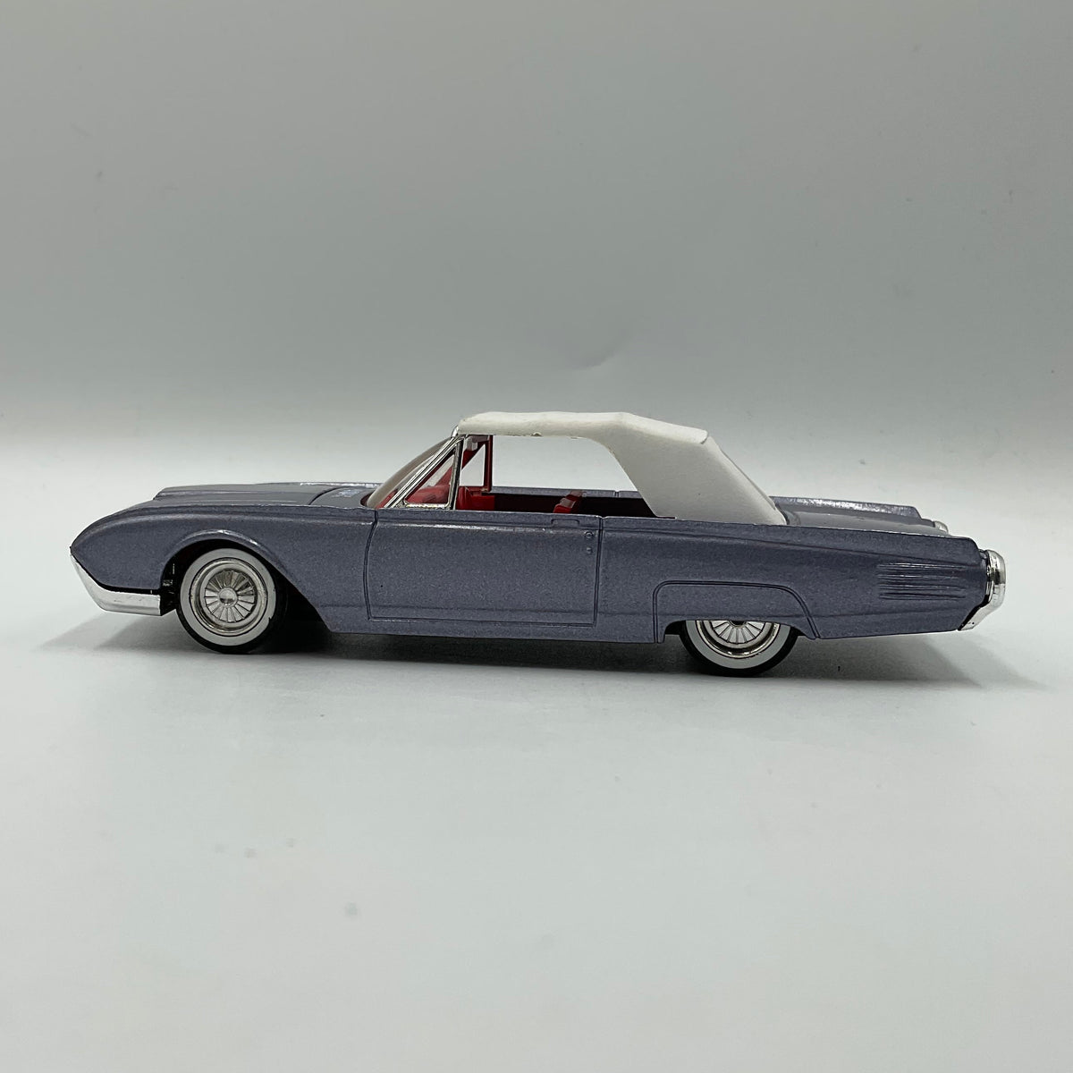 1/43 Scale Grey 1961 Ford Thunderbird Die-Cast Scale Model Replica Car
