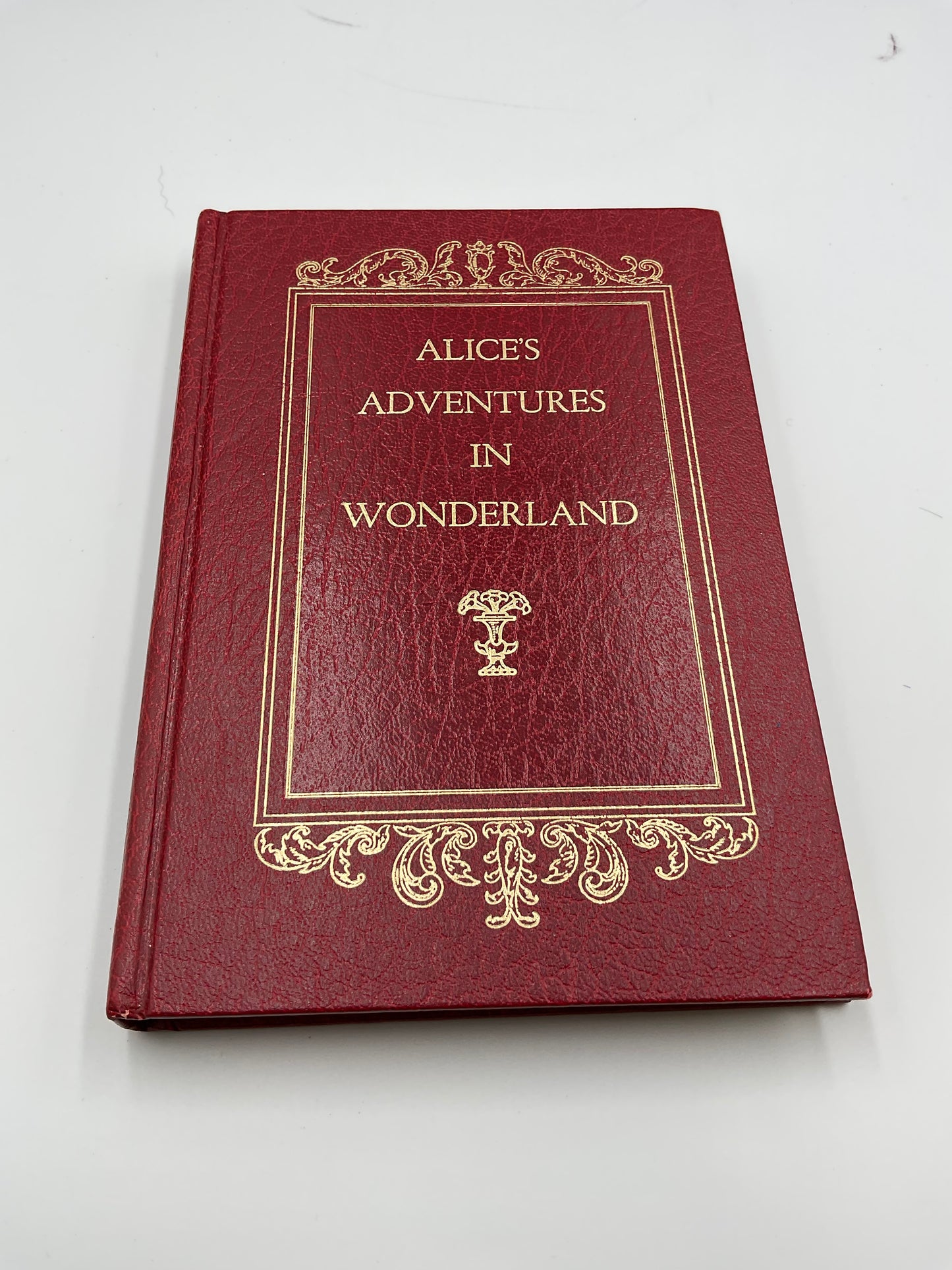Alice’s Adventures in Wonderland, Lewis Carroll Avenal Books HC John Tenniel