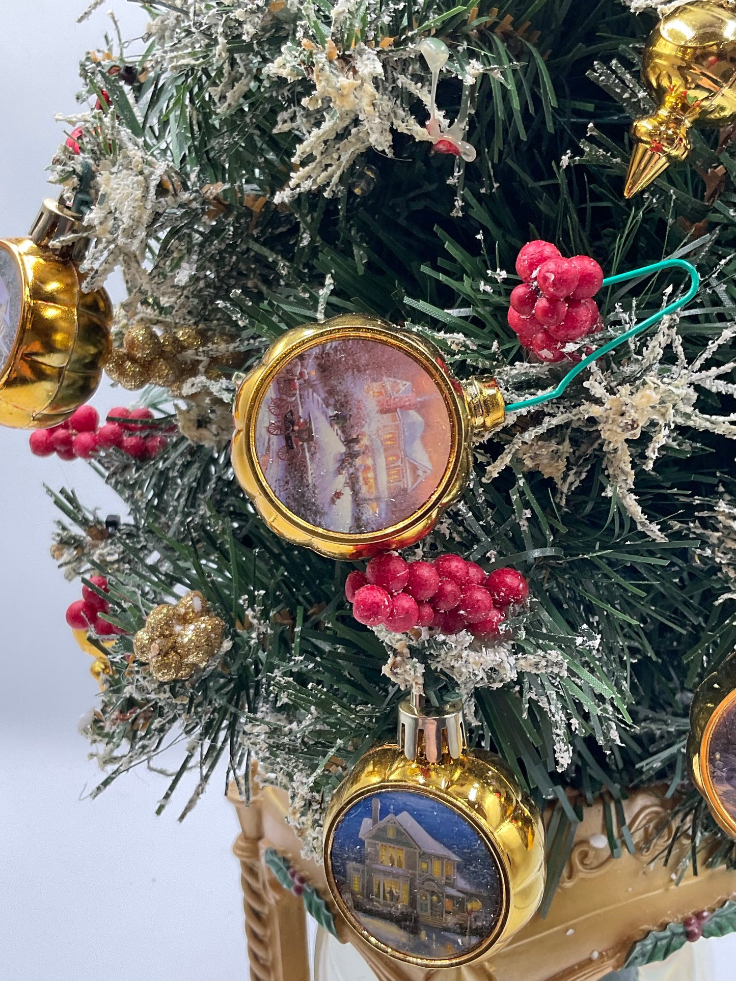 Thomas Kincaid Illuminated Musical Snow Globe Tabletop Christmas Tree