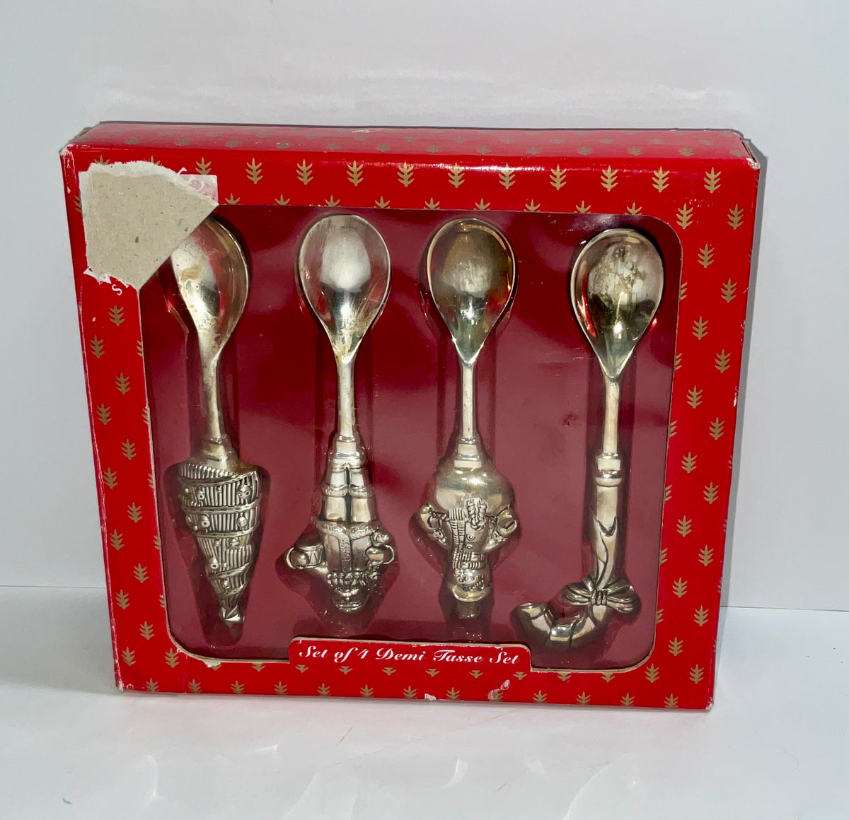 Wallace Silversmiths Silverplated Set of 4 Demi Tasse Spoons New in Original Box