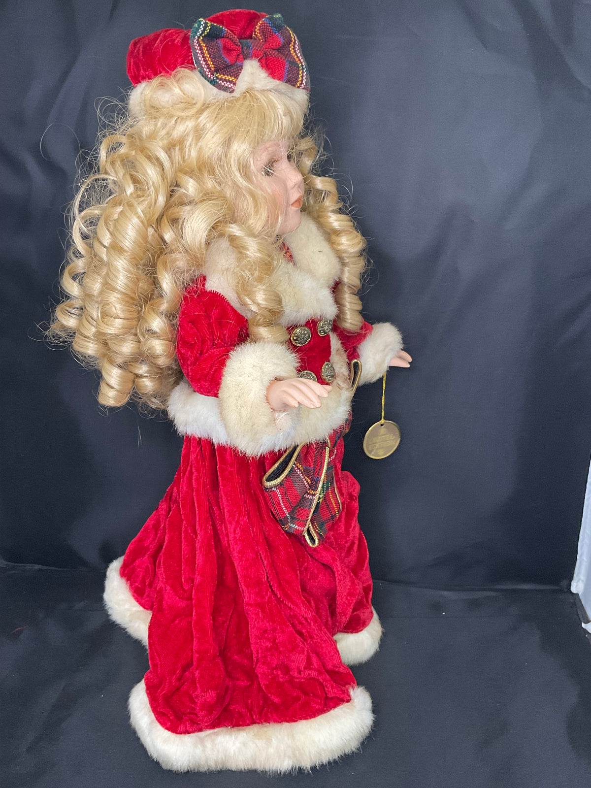 Classic Treasure -Genuine Fine Bisque Porcelain Special-Edition Christmas Doll
