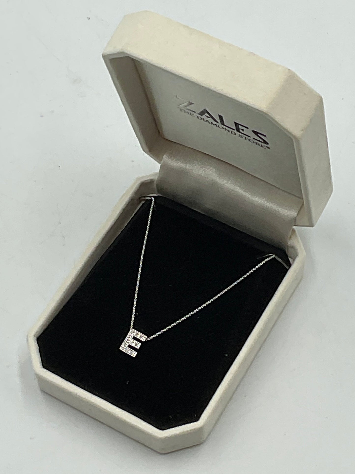 Zales 14K White Gold 18" Chain Necklace 10K White Gold Letter E Charm