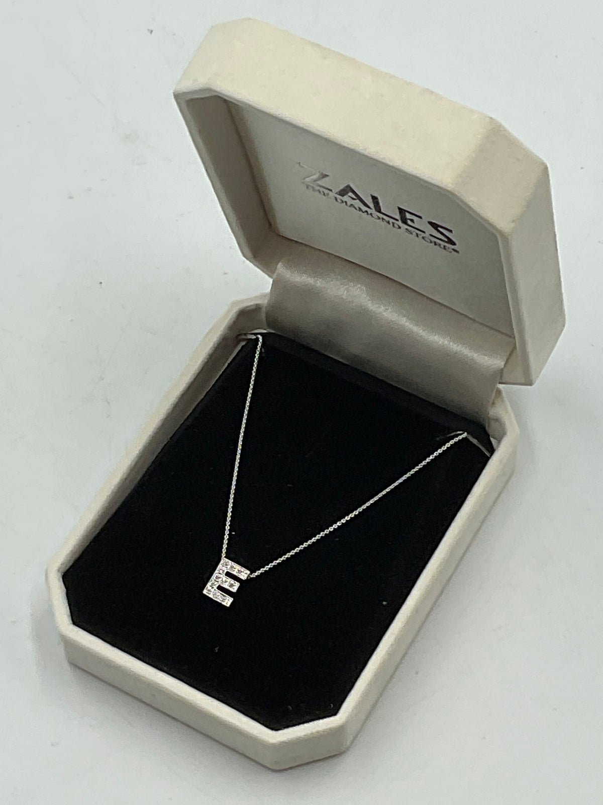 Zales 14K White Gold 18" Chain Necklace 10K White Gold Letter E Charm