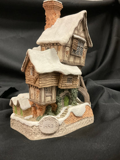 John Hine Studios Presents David Winter Cottages Old Joe's Beetling Shop Vintage 1993 New in Original Box