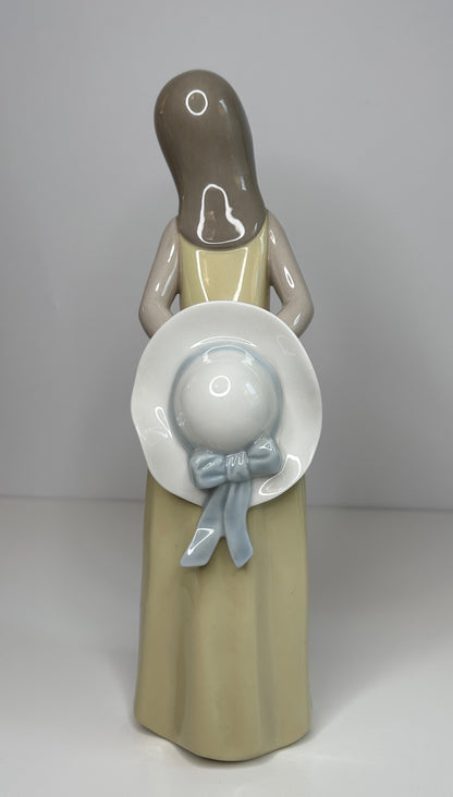 Lladro Porcelain Collectible Figurine Naughty Girl with Straw Hat #5006 Vintage 1980s Spain